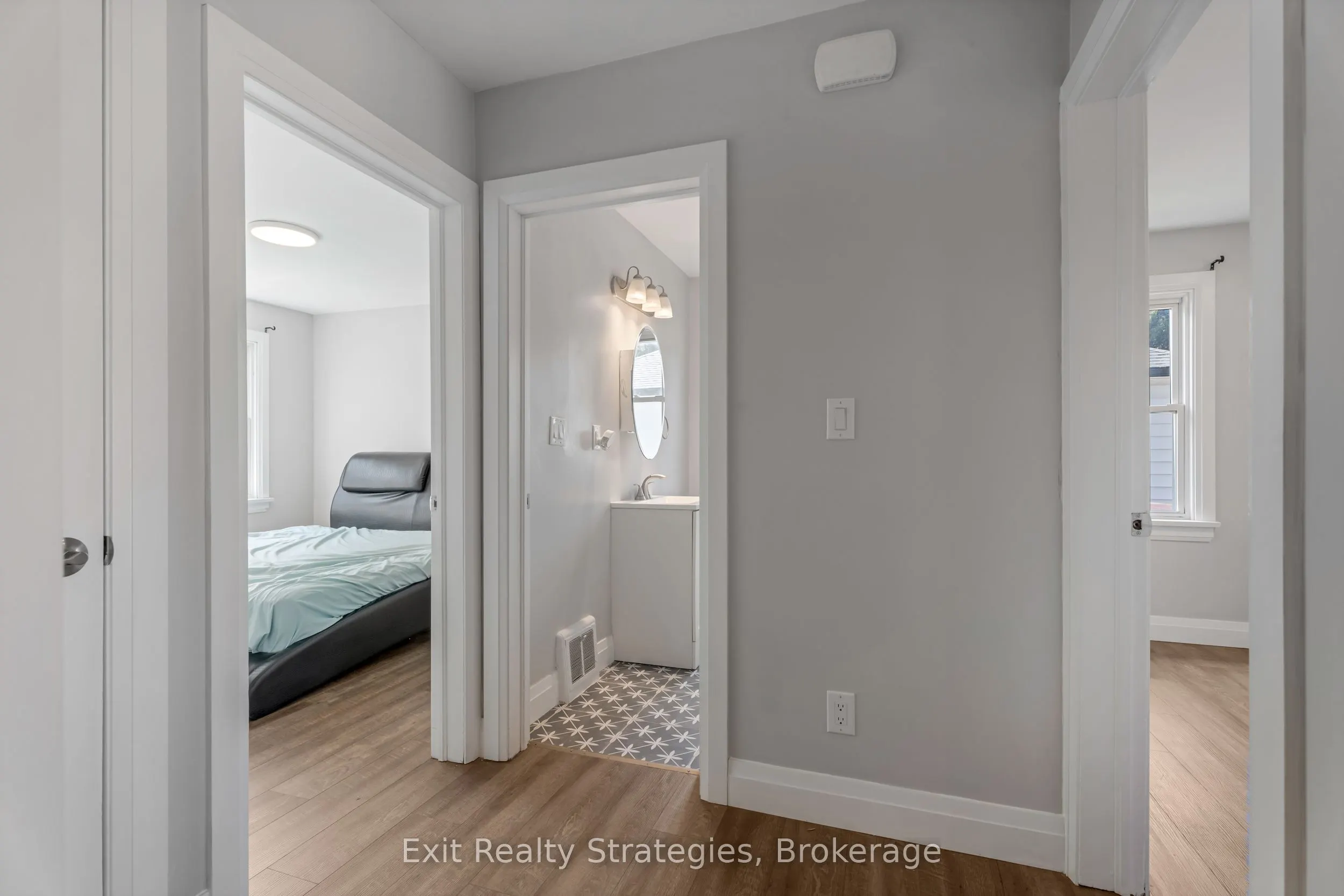 9 Heywood Avenue