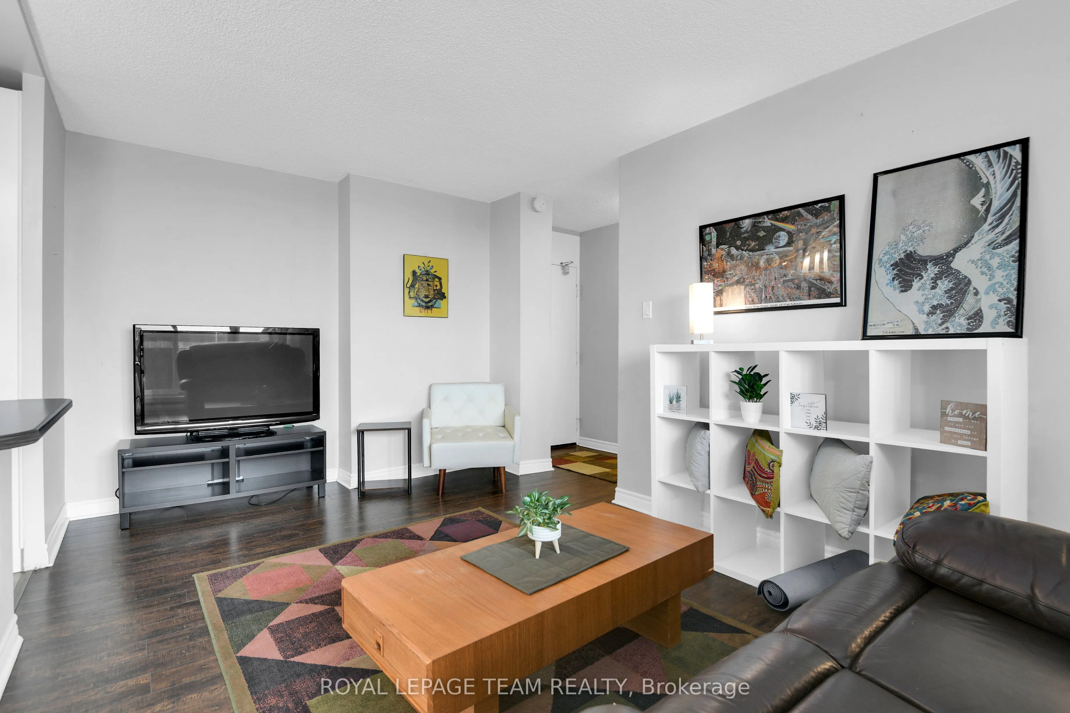 2000 Jasmine Crescent, #811