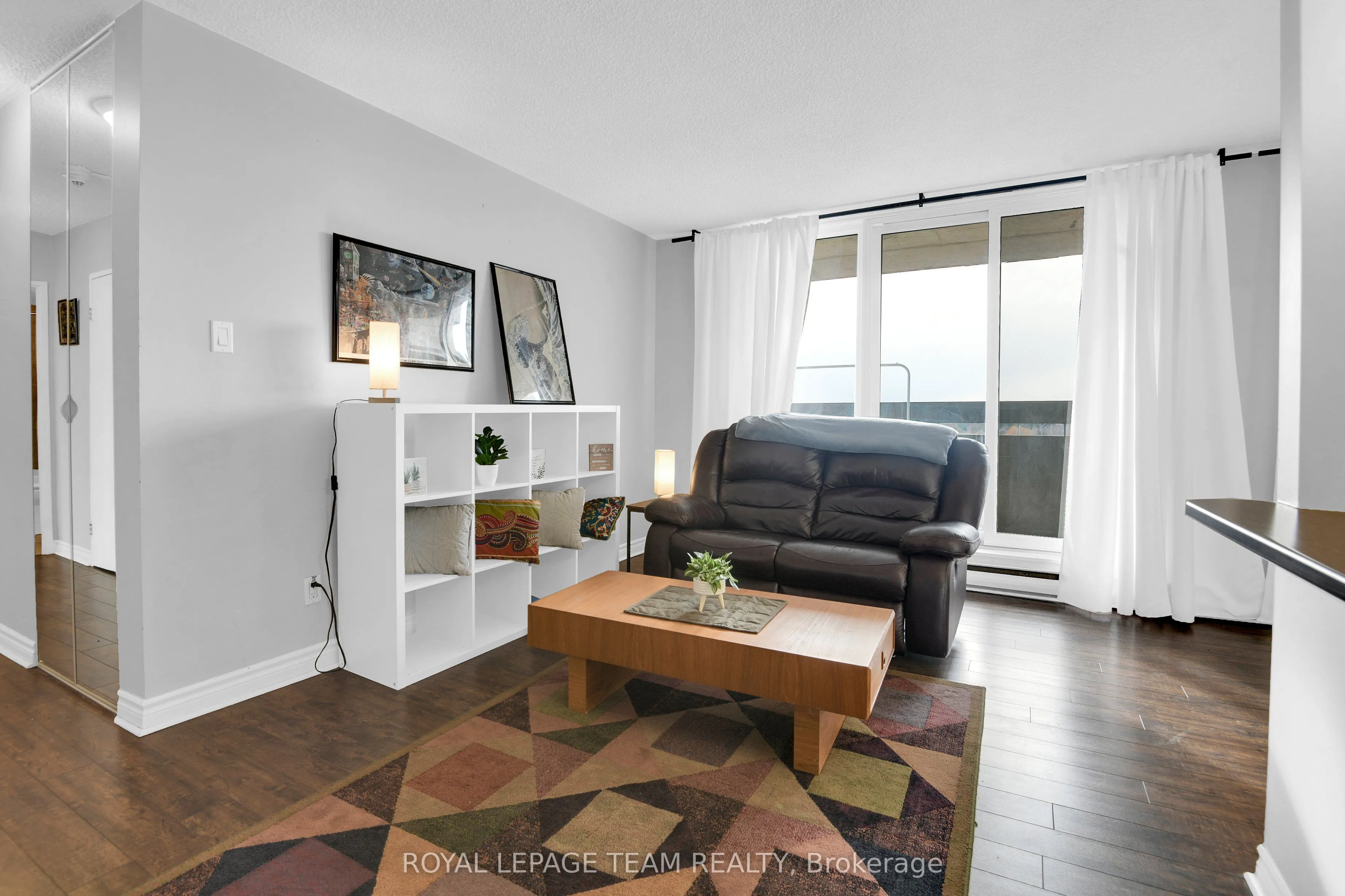 2000 Jasmine Crescent, #811