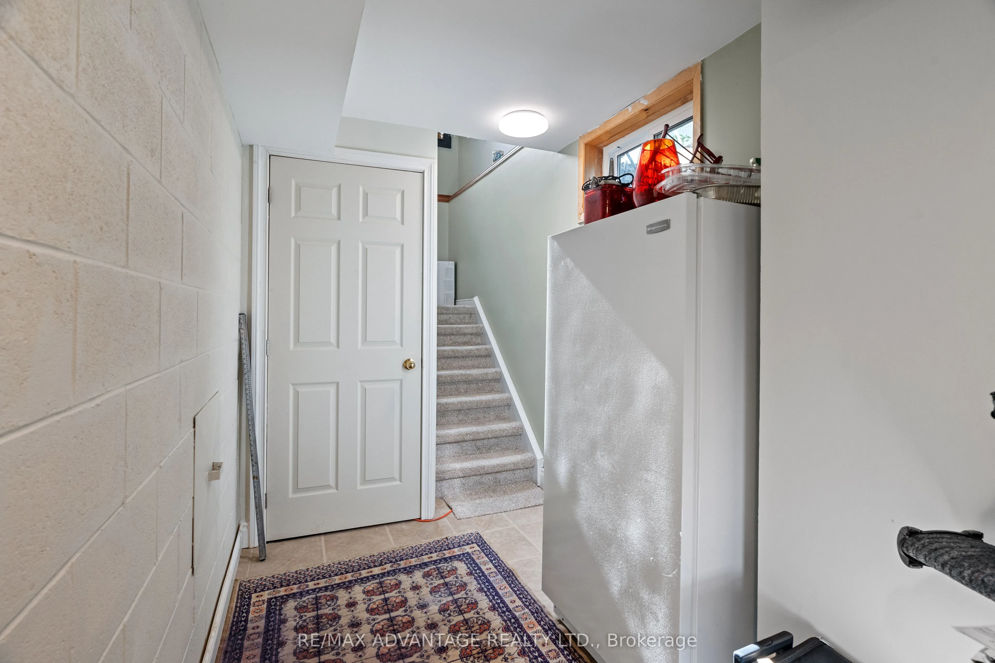 32 St Andrew Street S