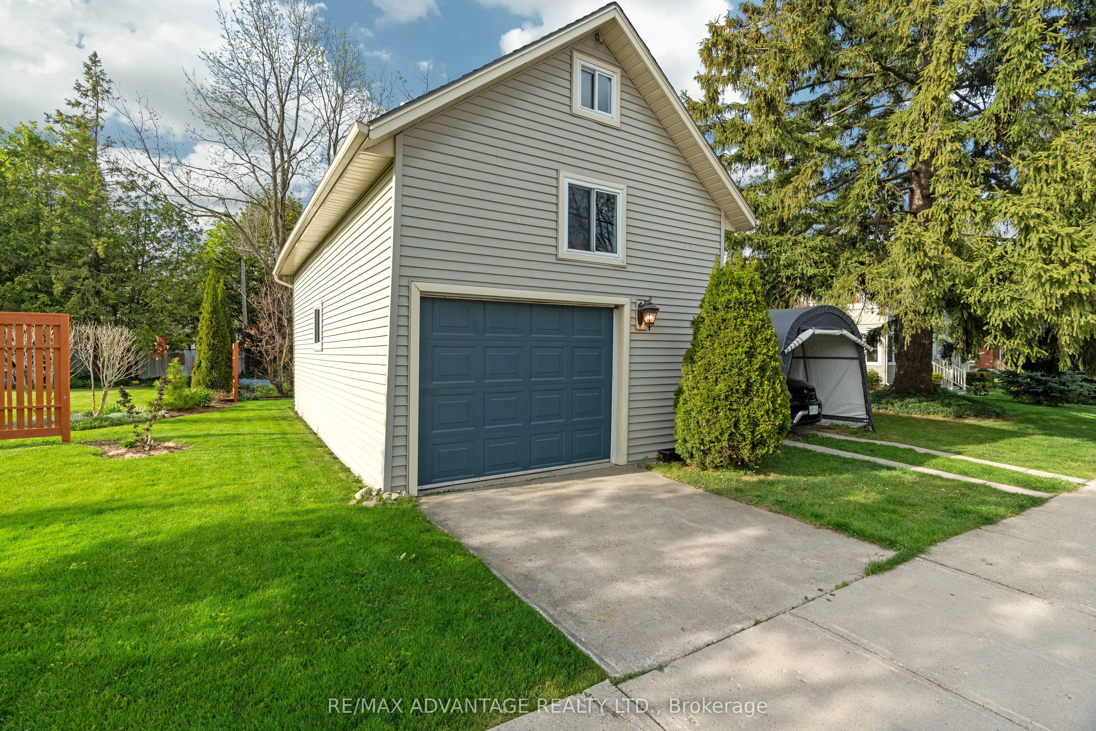 32 St Andrew Street S
