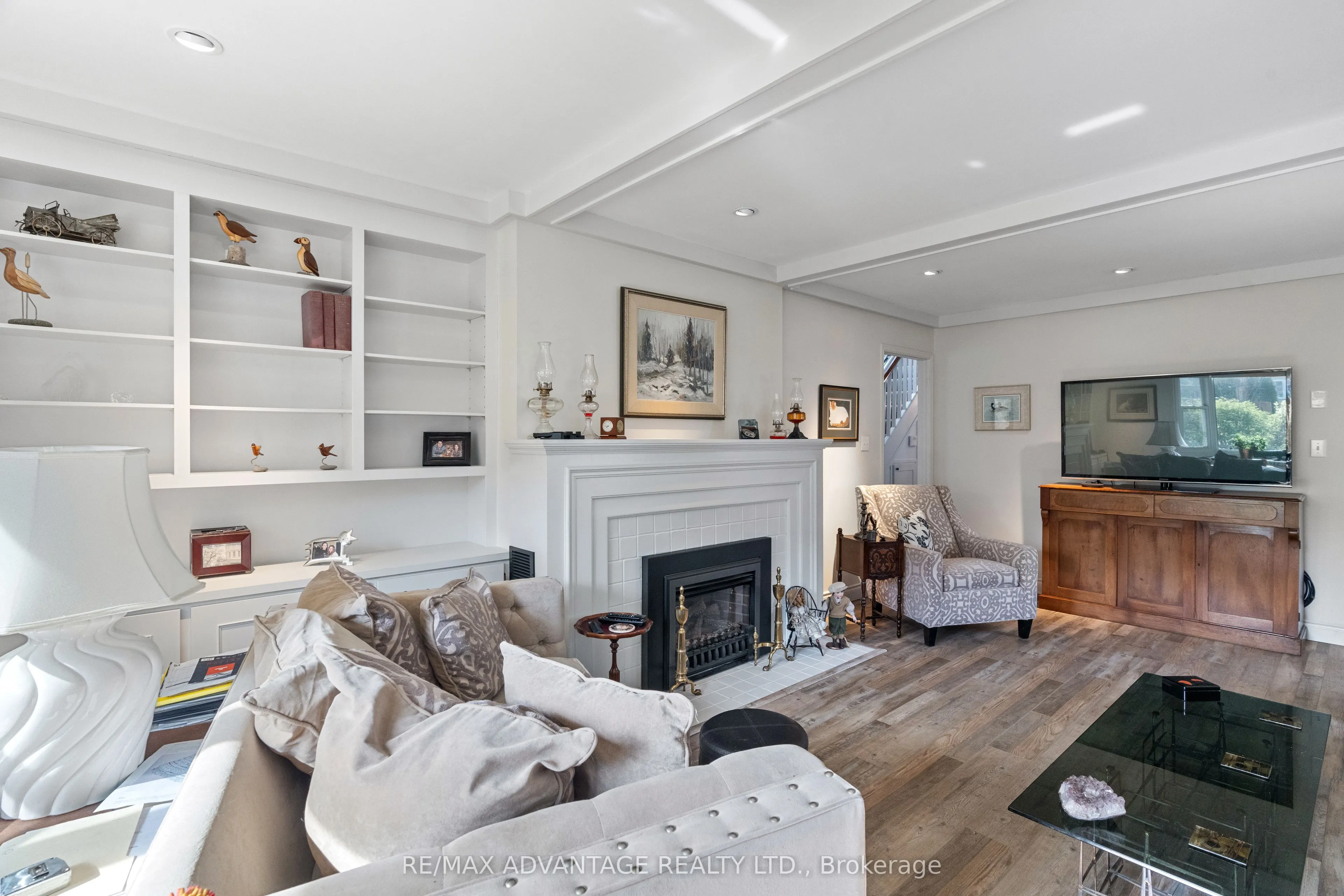 32 St Andrew Street S