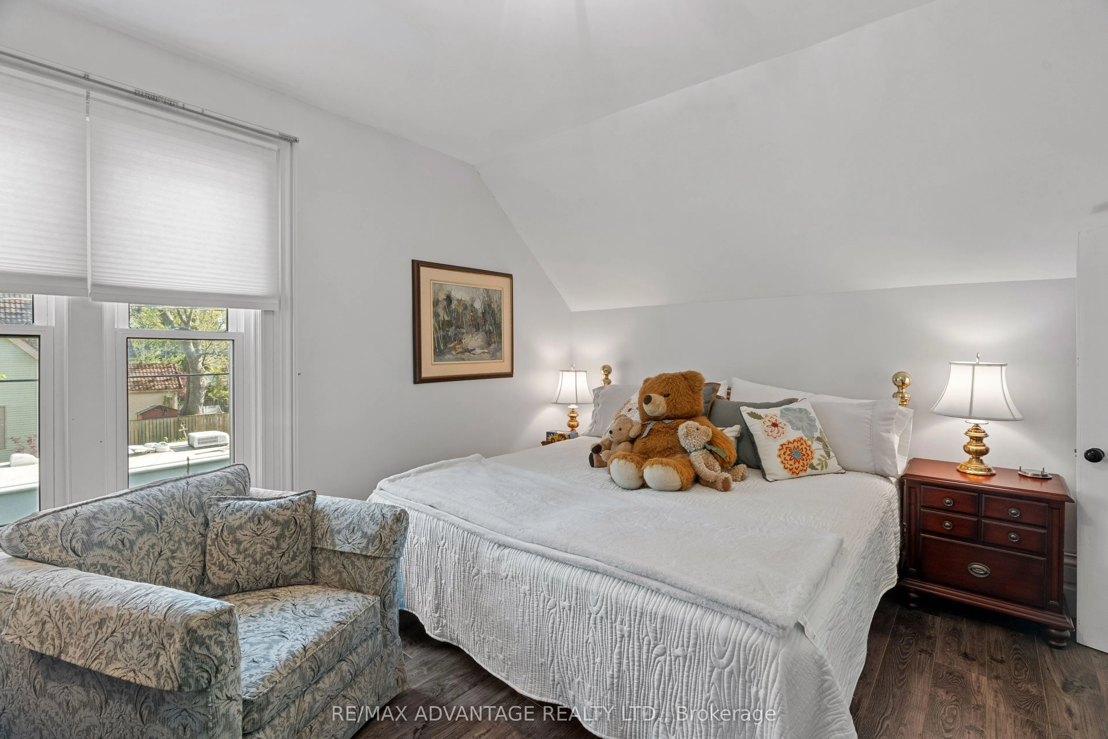 32 St Andrew Street S
