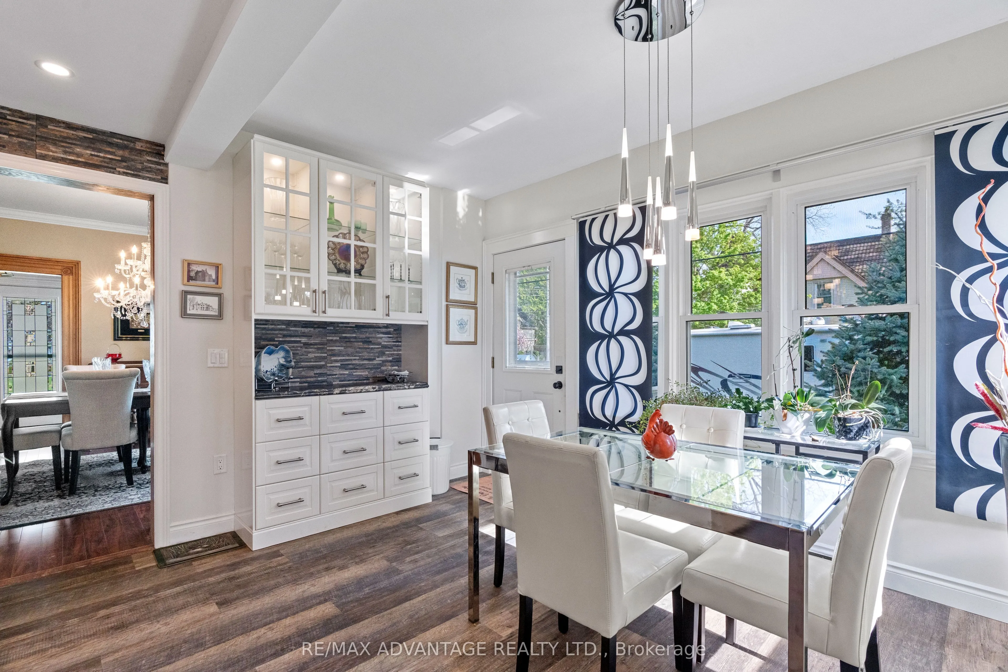 32 St Andrew Street S