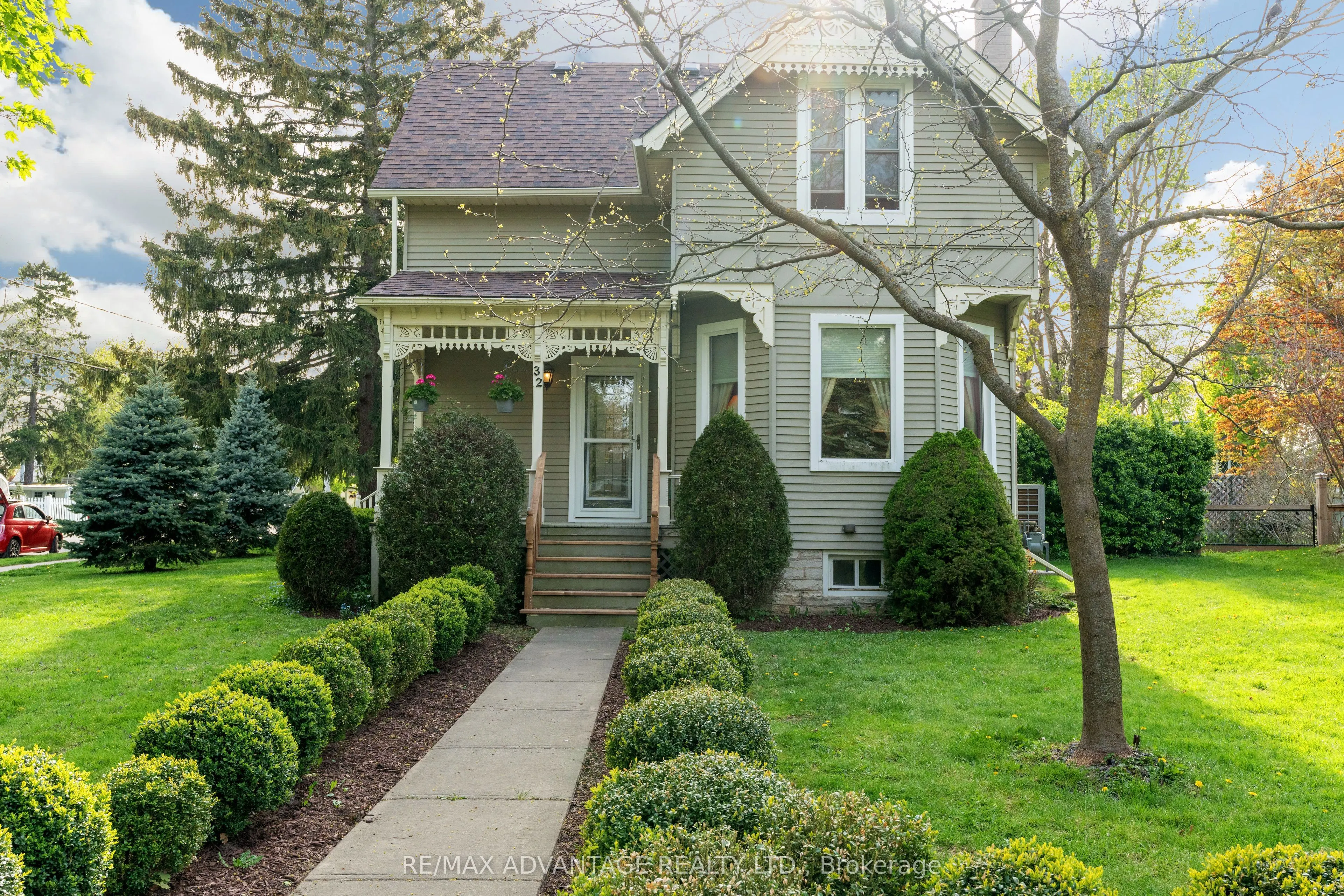 32 St Andrew Street S