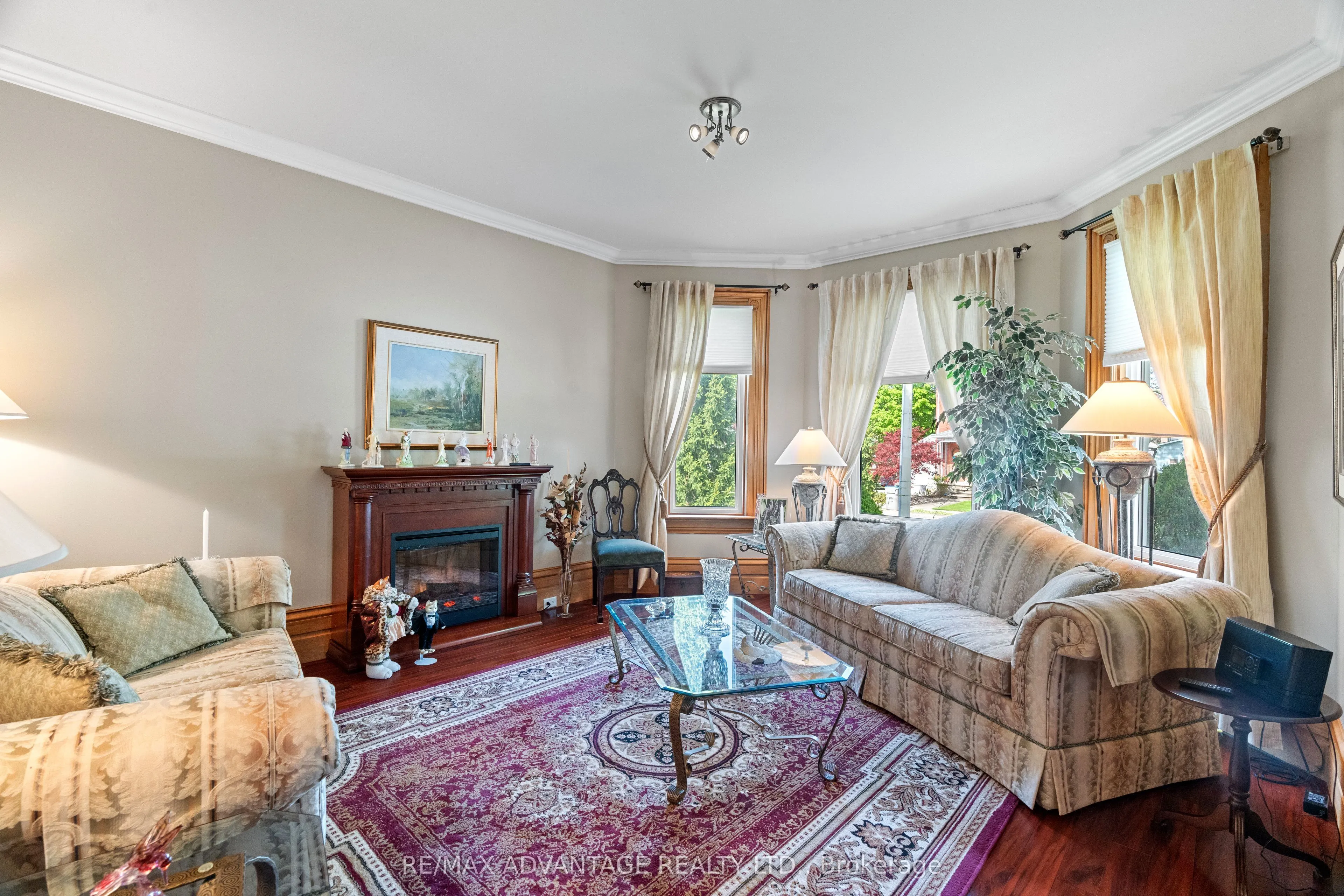 32 St Andrew Street S