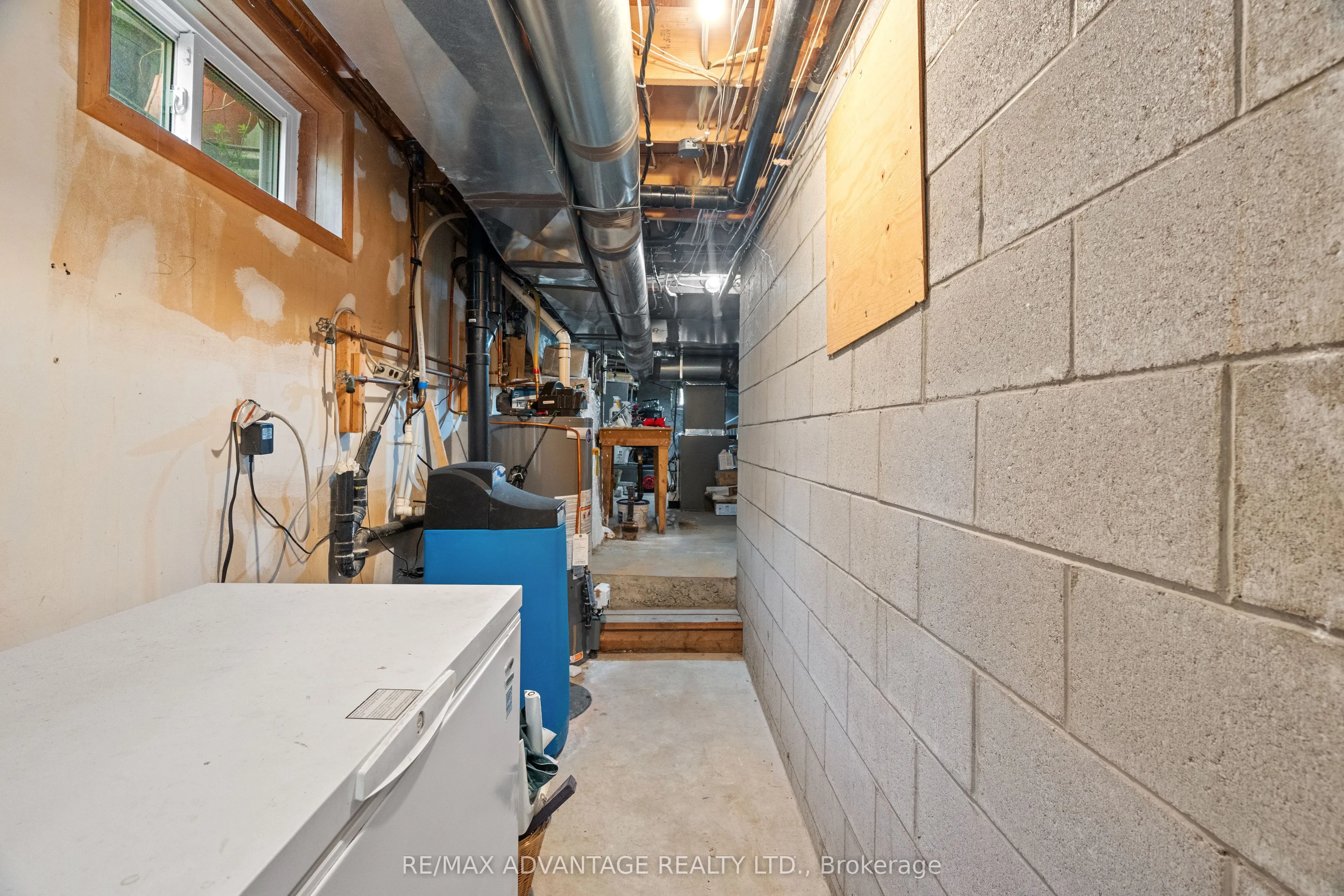 32 St Andrew Street S