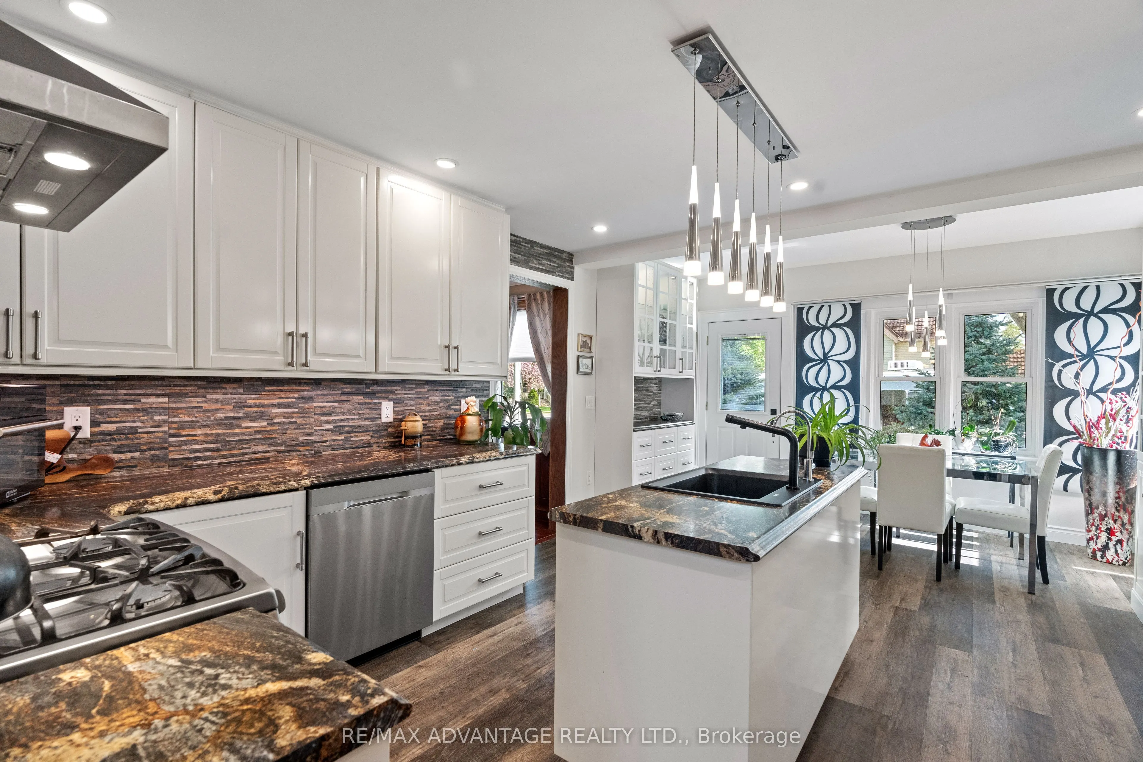 32 St Andrew Street S