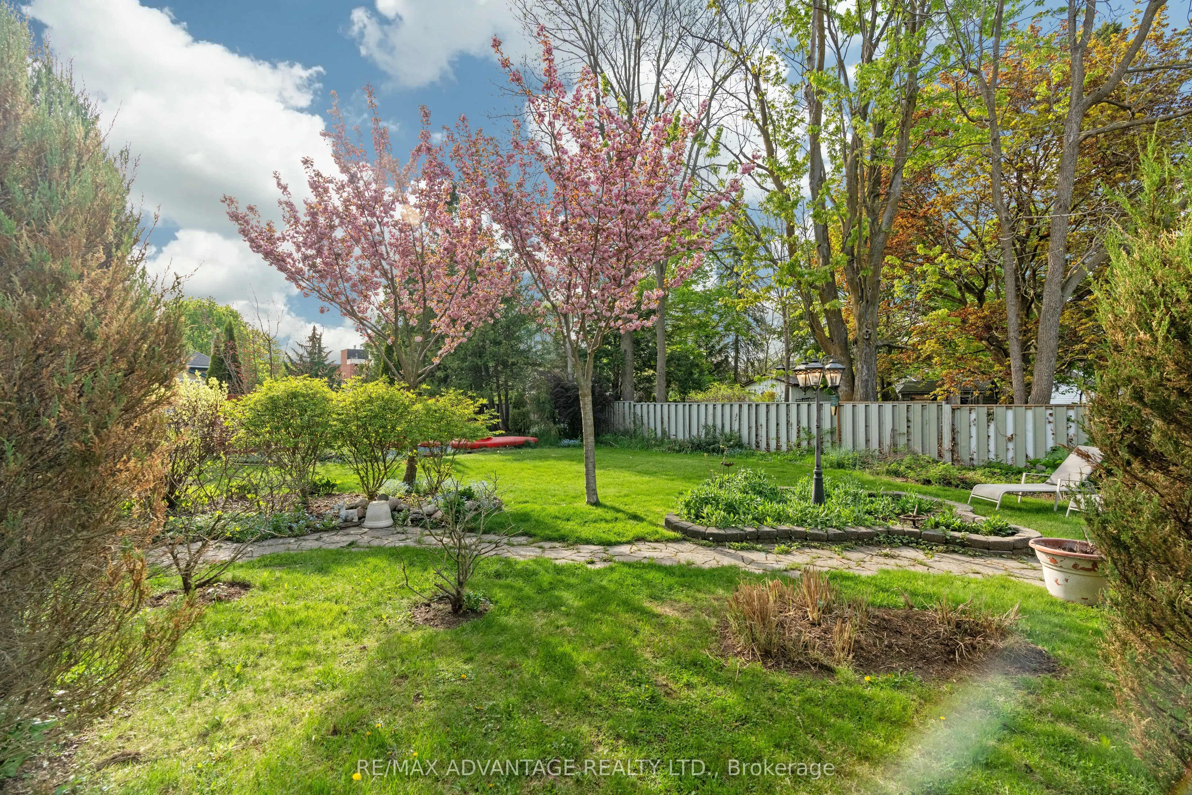 32 St Andrew Street S