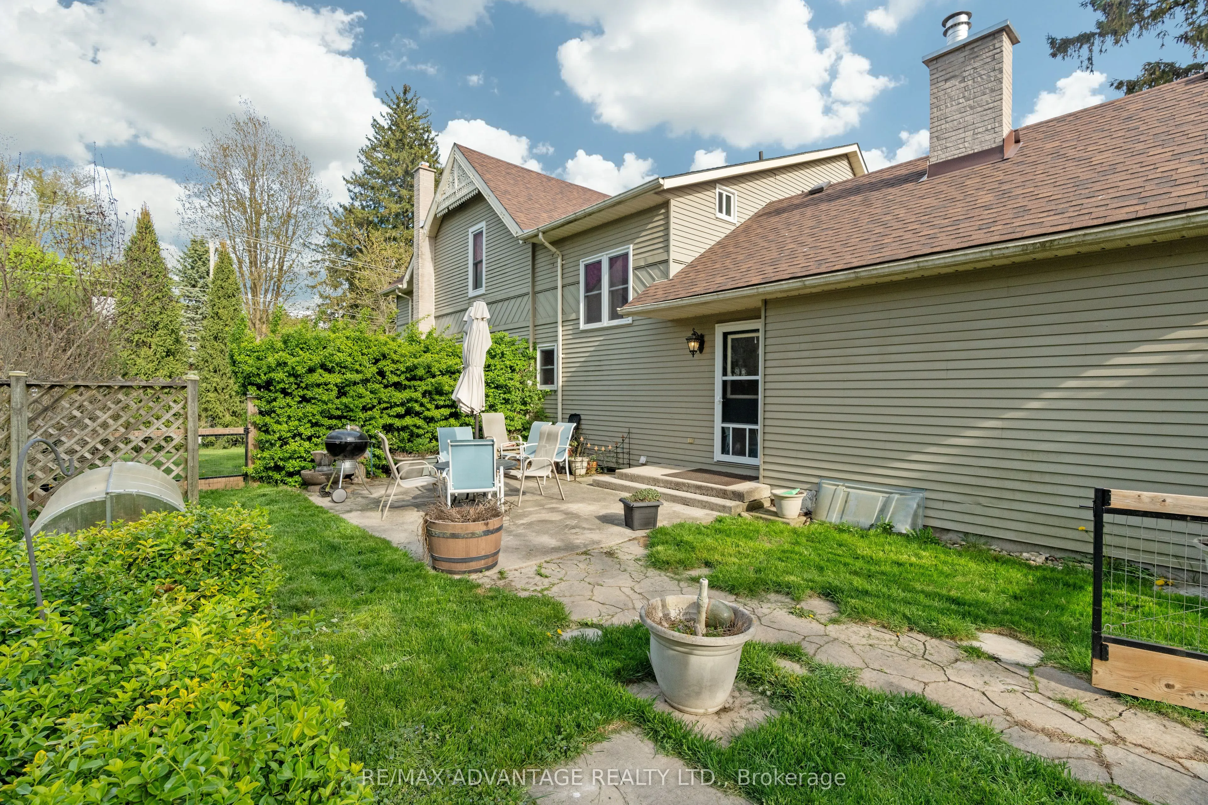 32 St Andrew Street S