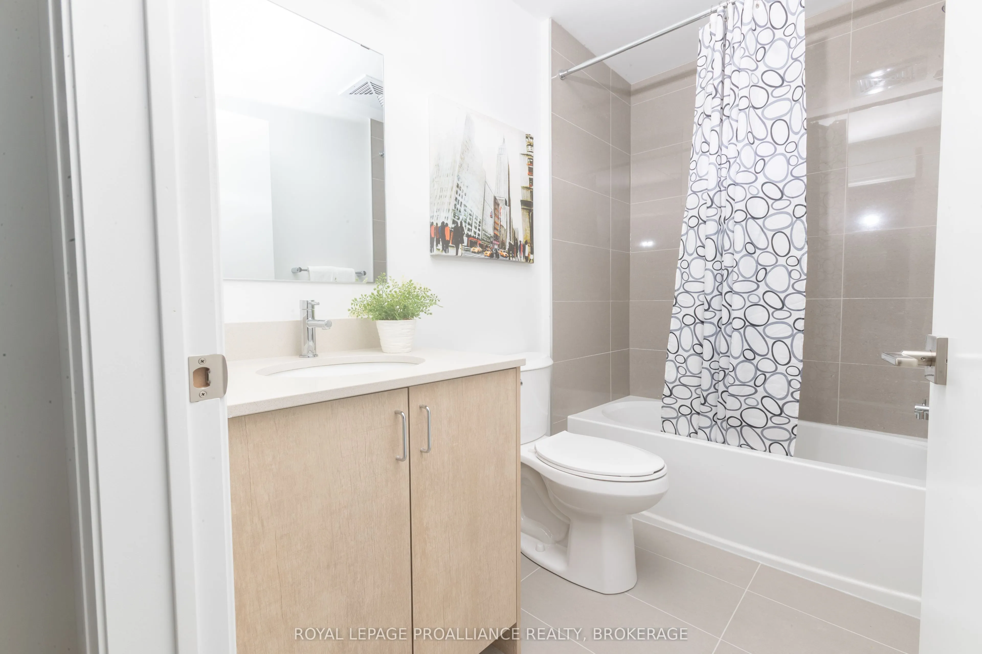 223 Princess Street, #615