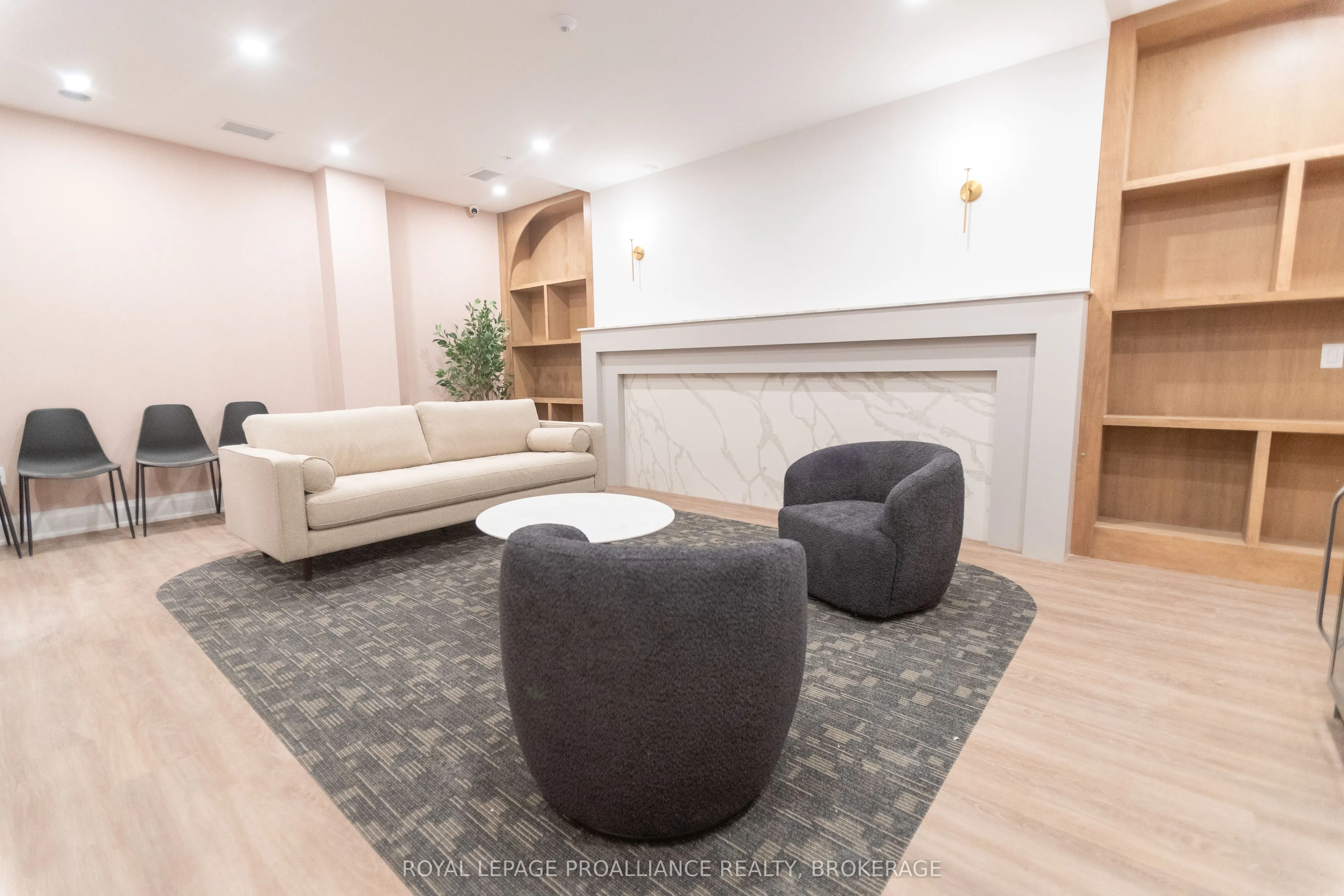 223 Princess Street, #414