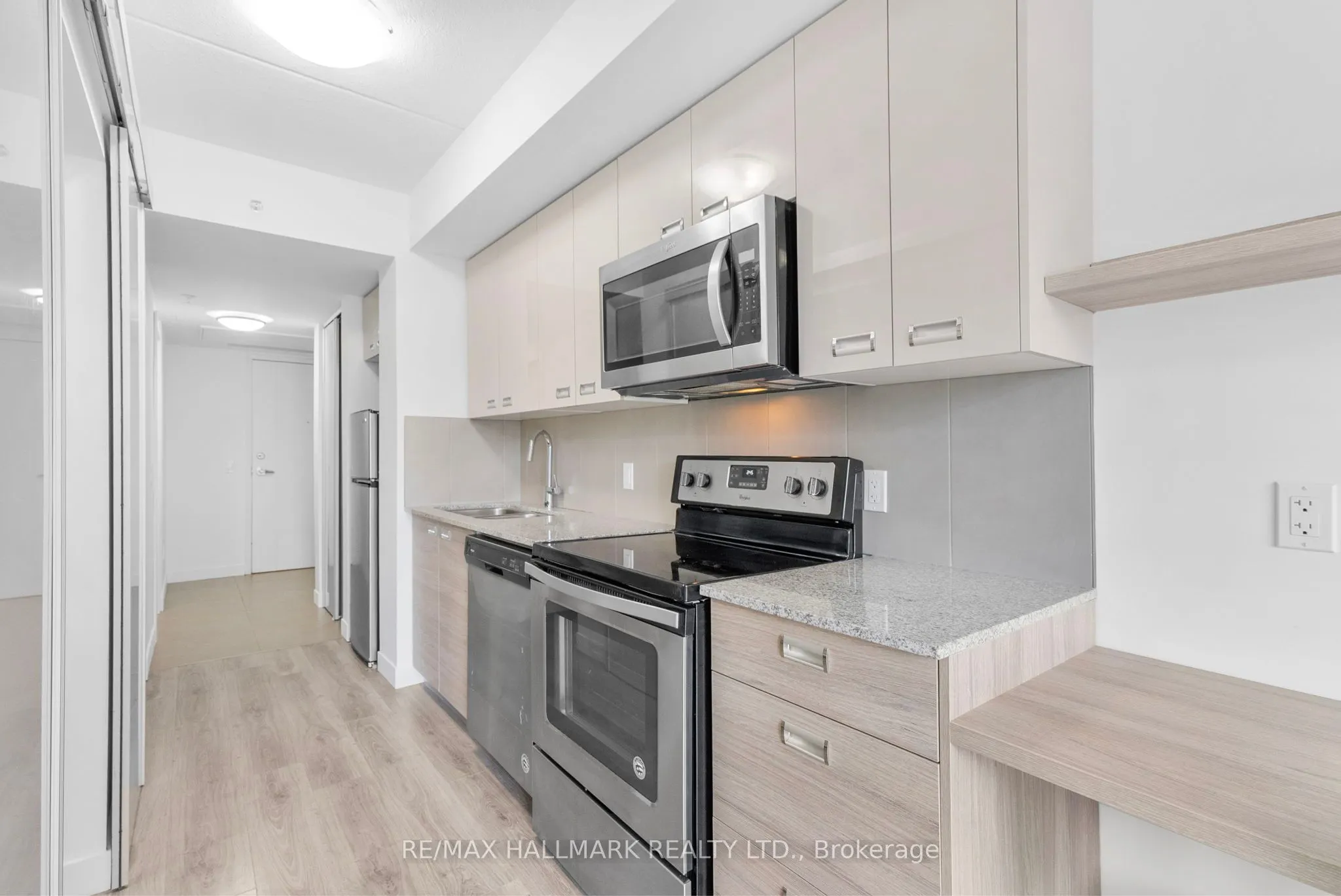 308 Lester Street, #202