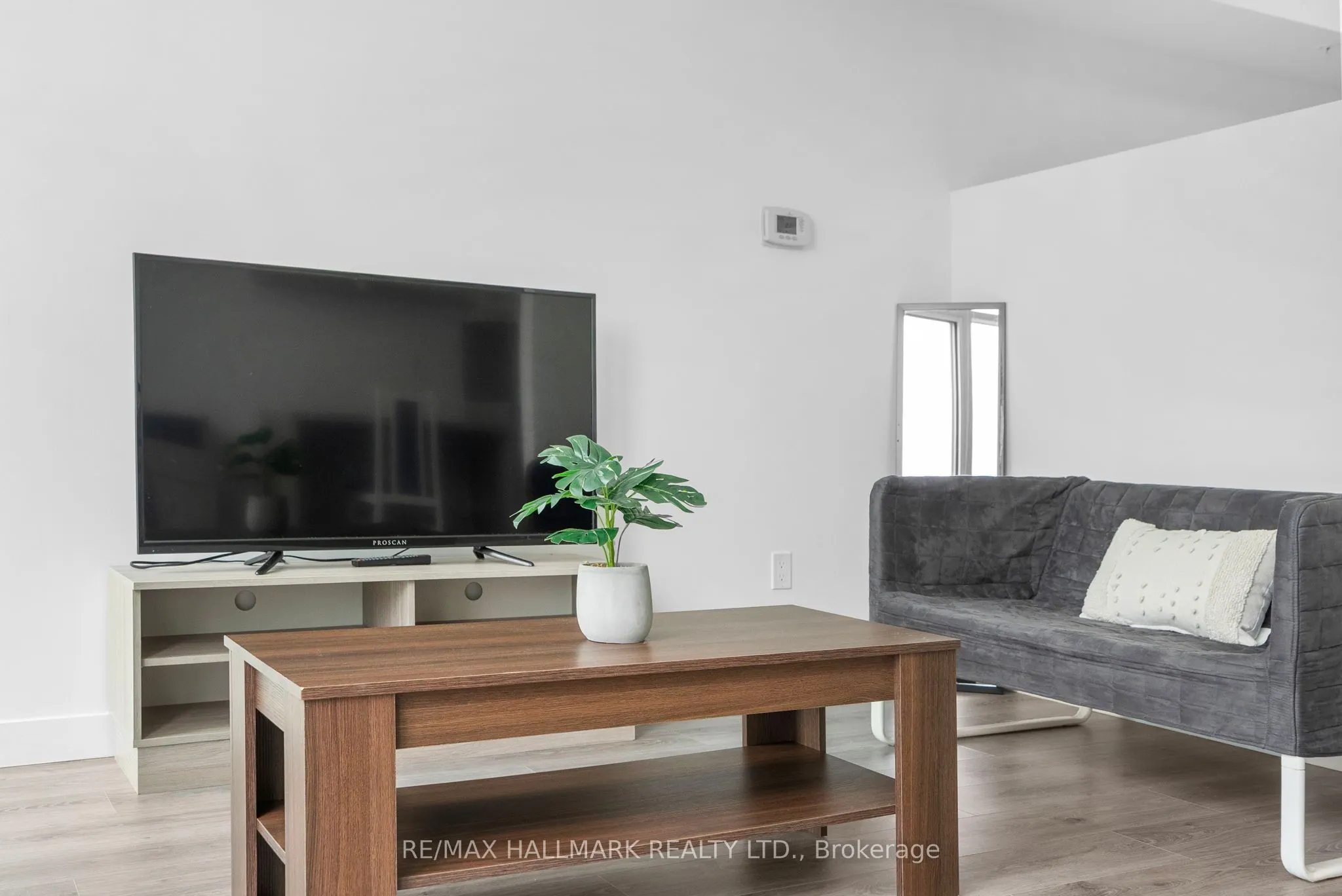 308 Lester Street, #202