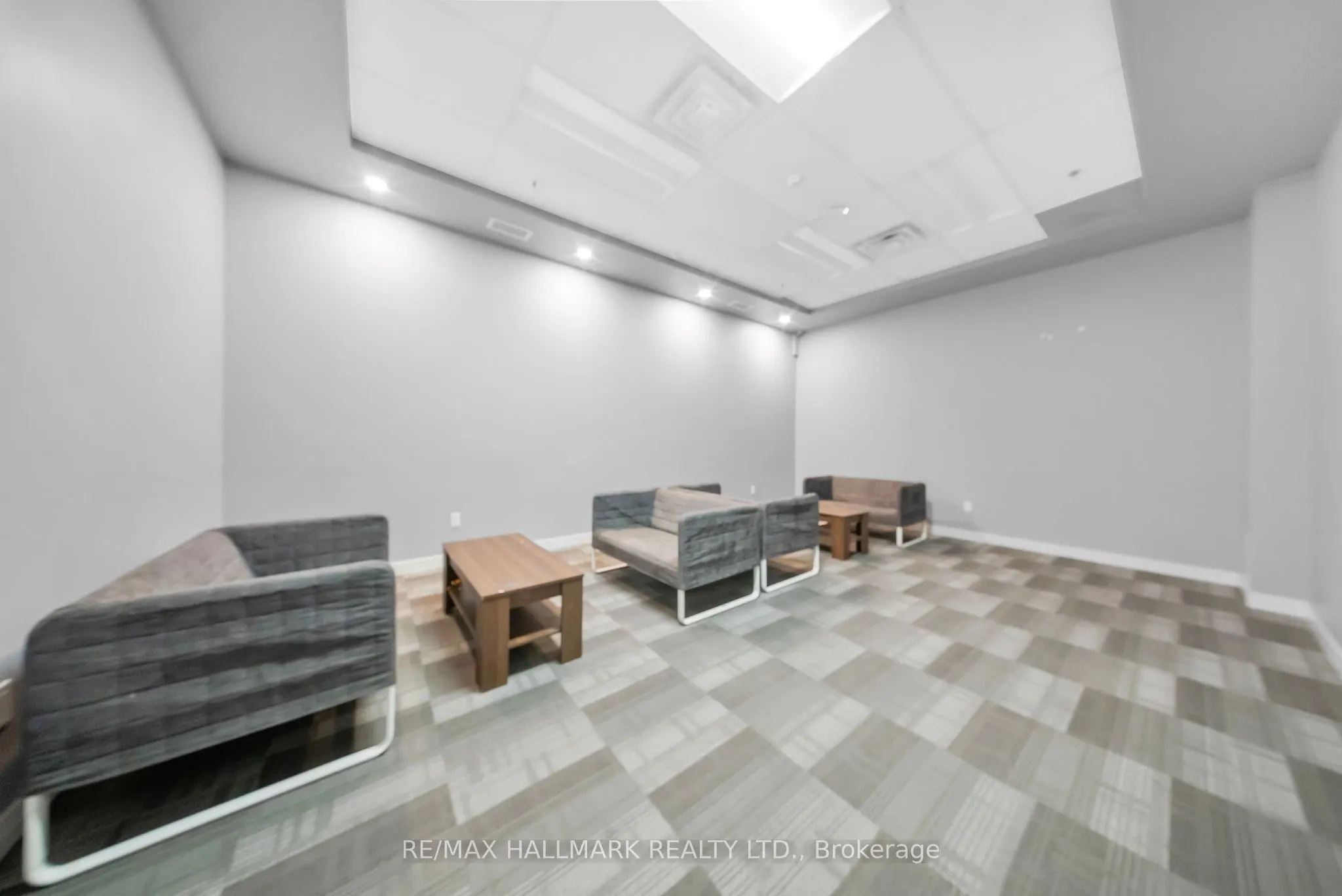 308 Lester Street, #202