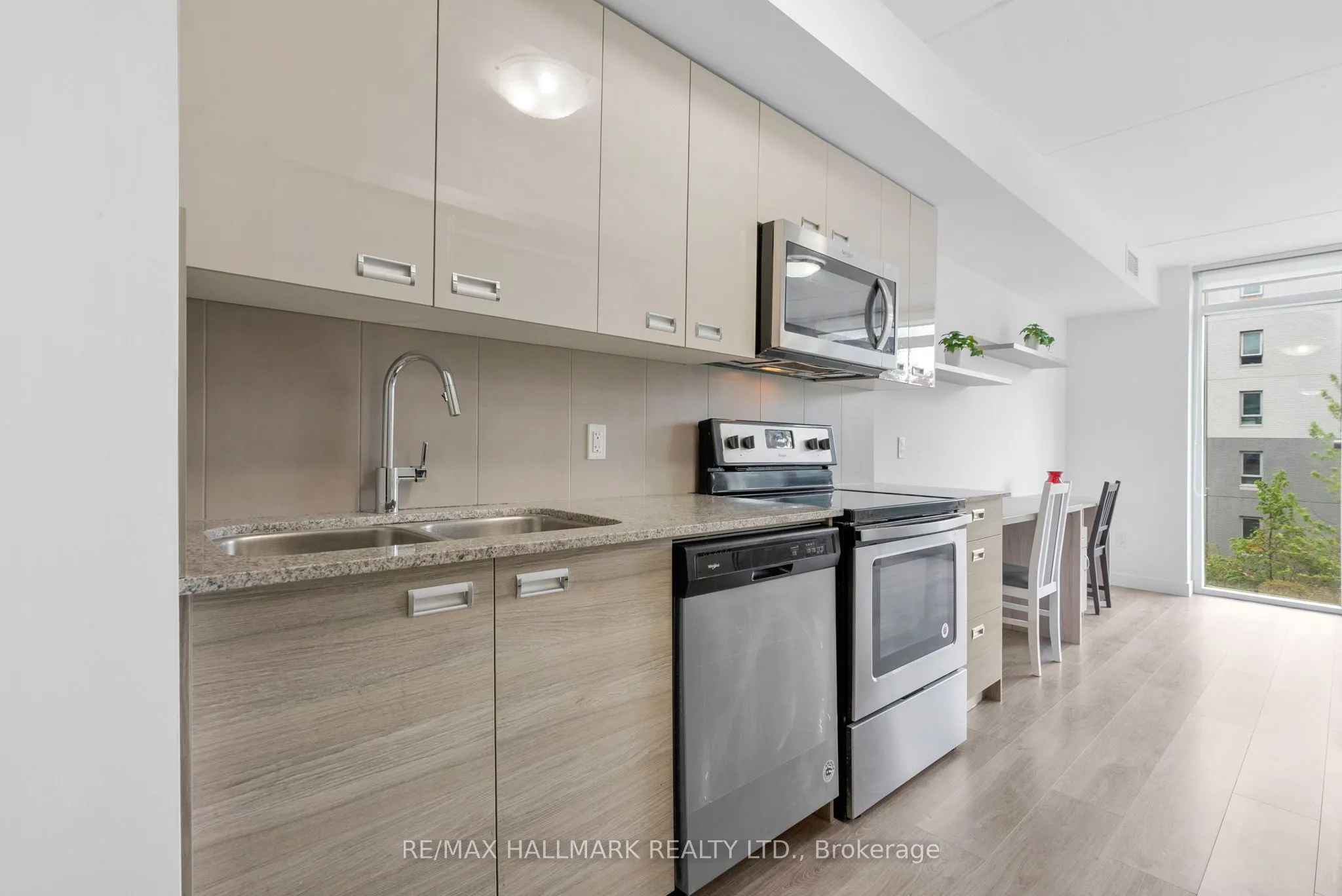 308 Lester Street, #202