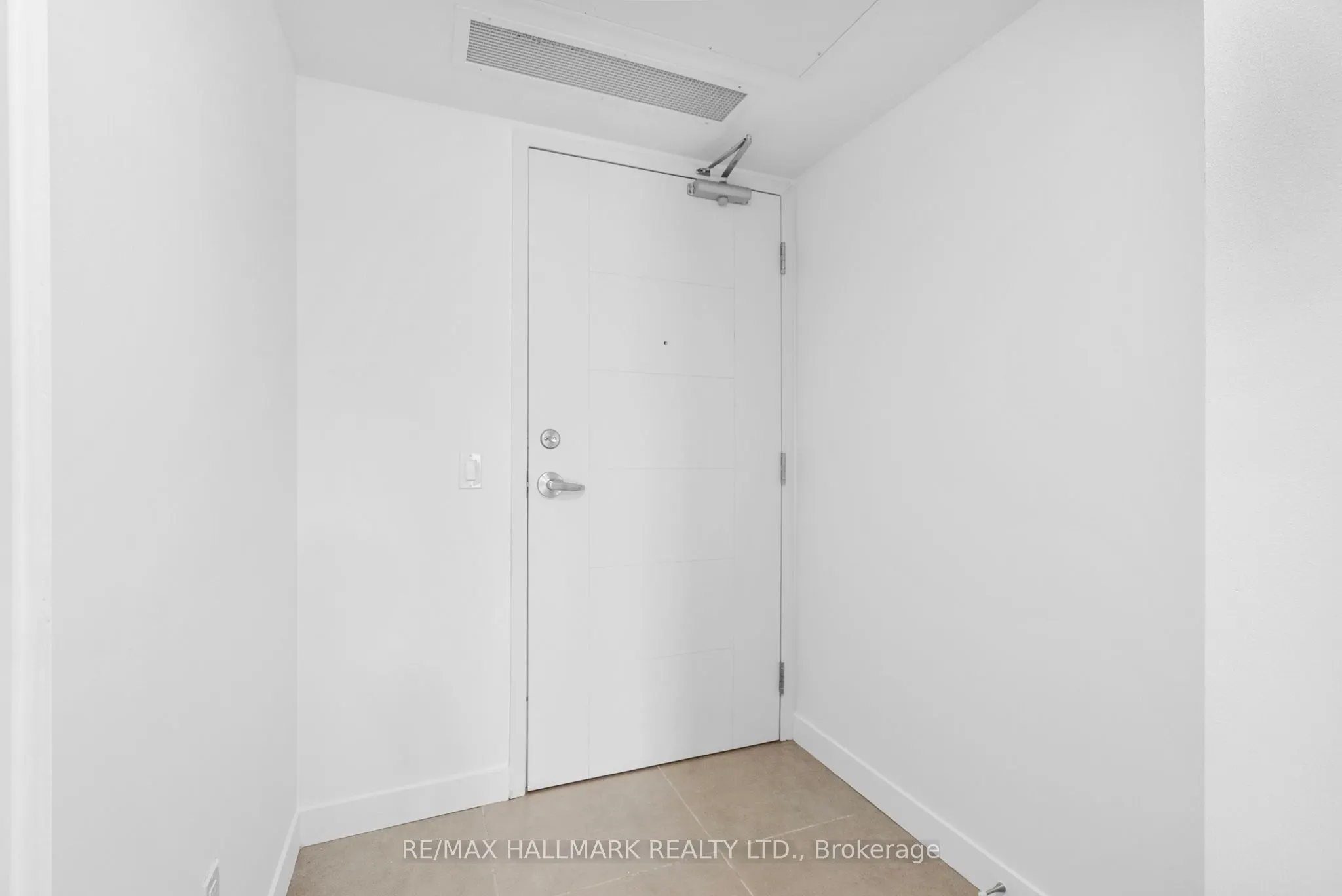 308 Lester Street, #202