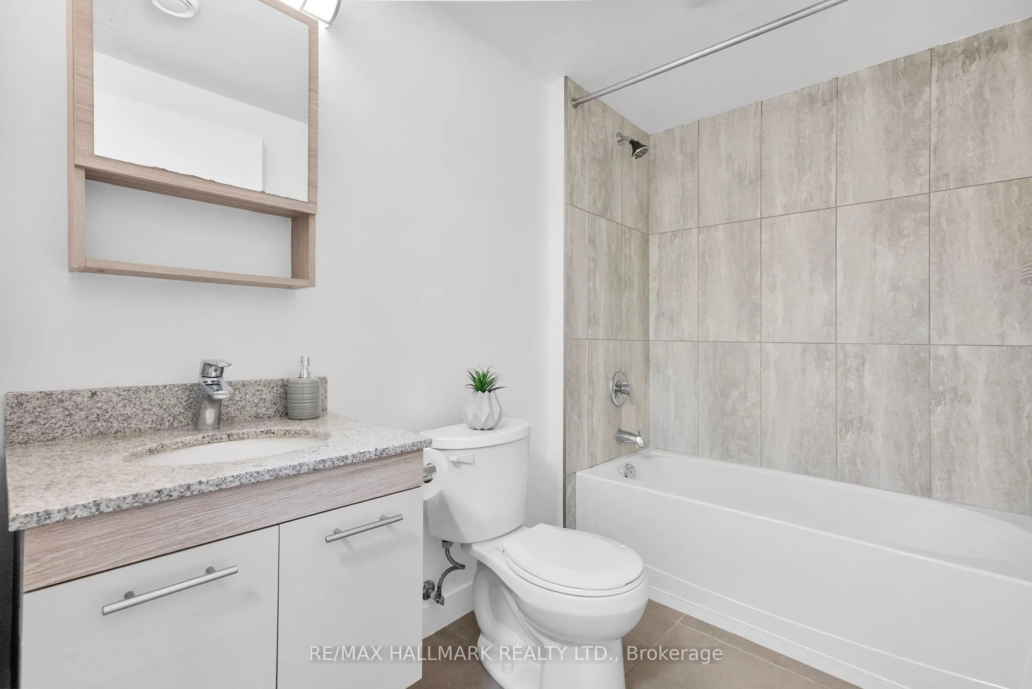 308 Lester Street, #202