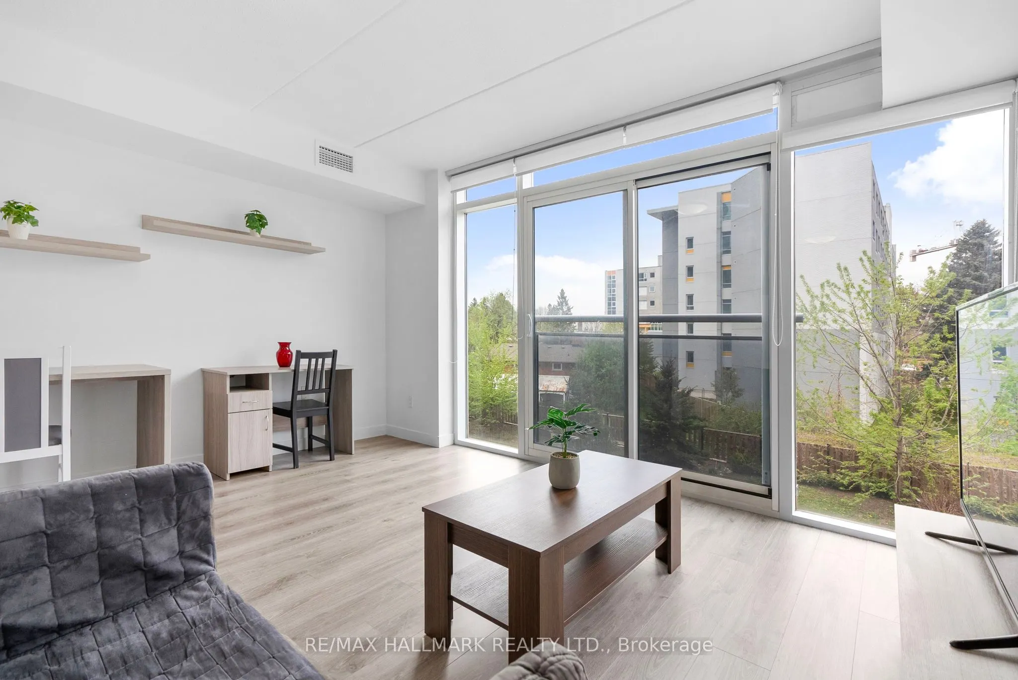 308 Lester Street, #202