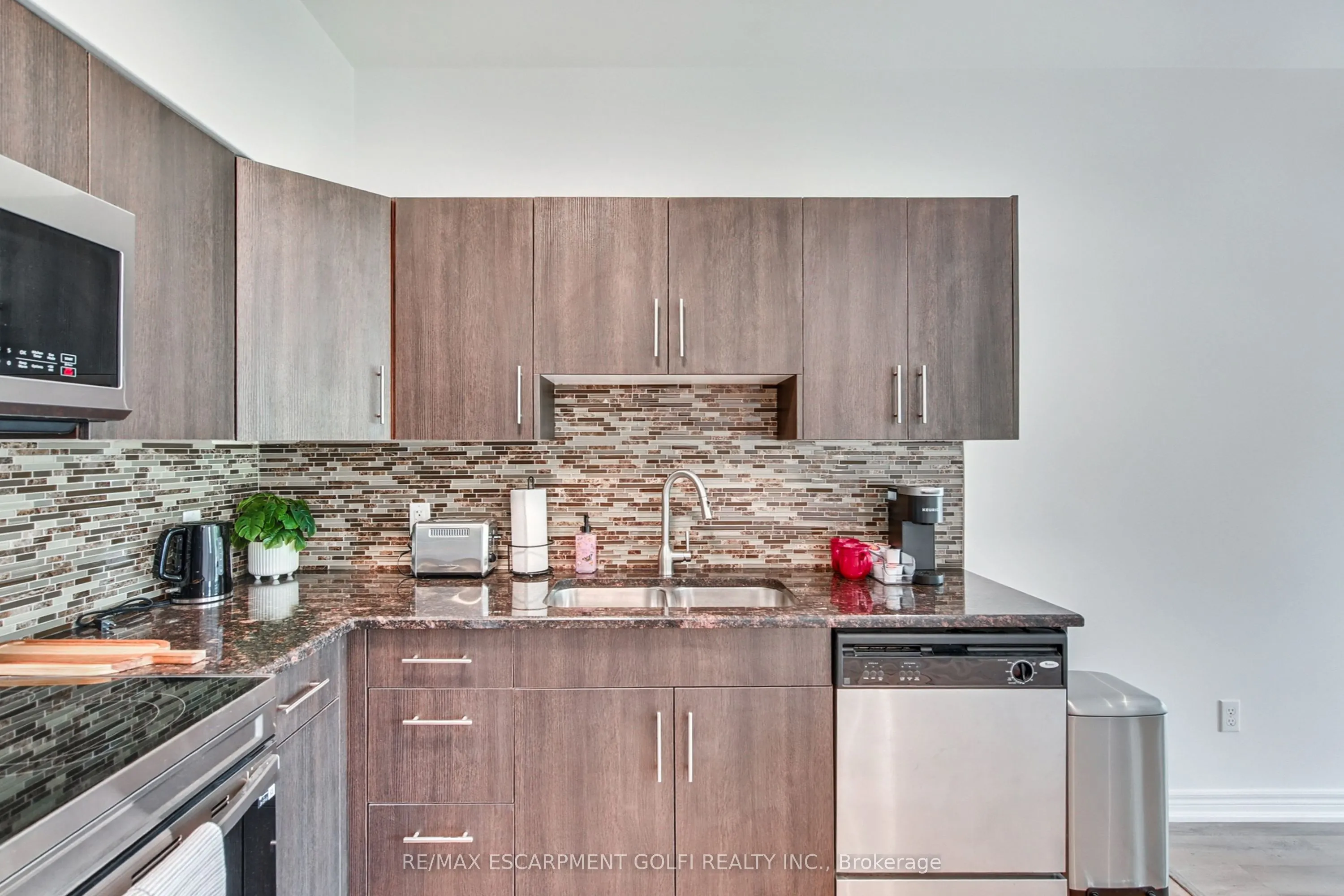 6045 Dunn Street #104
