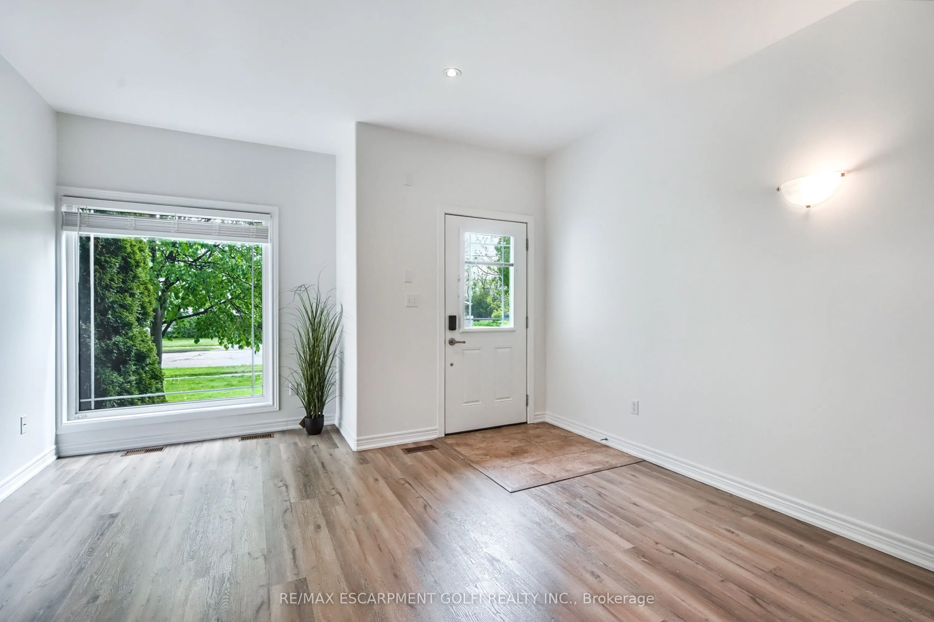 6045 Dunn Street #104