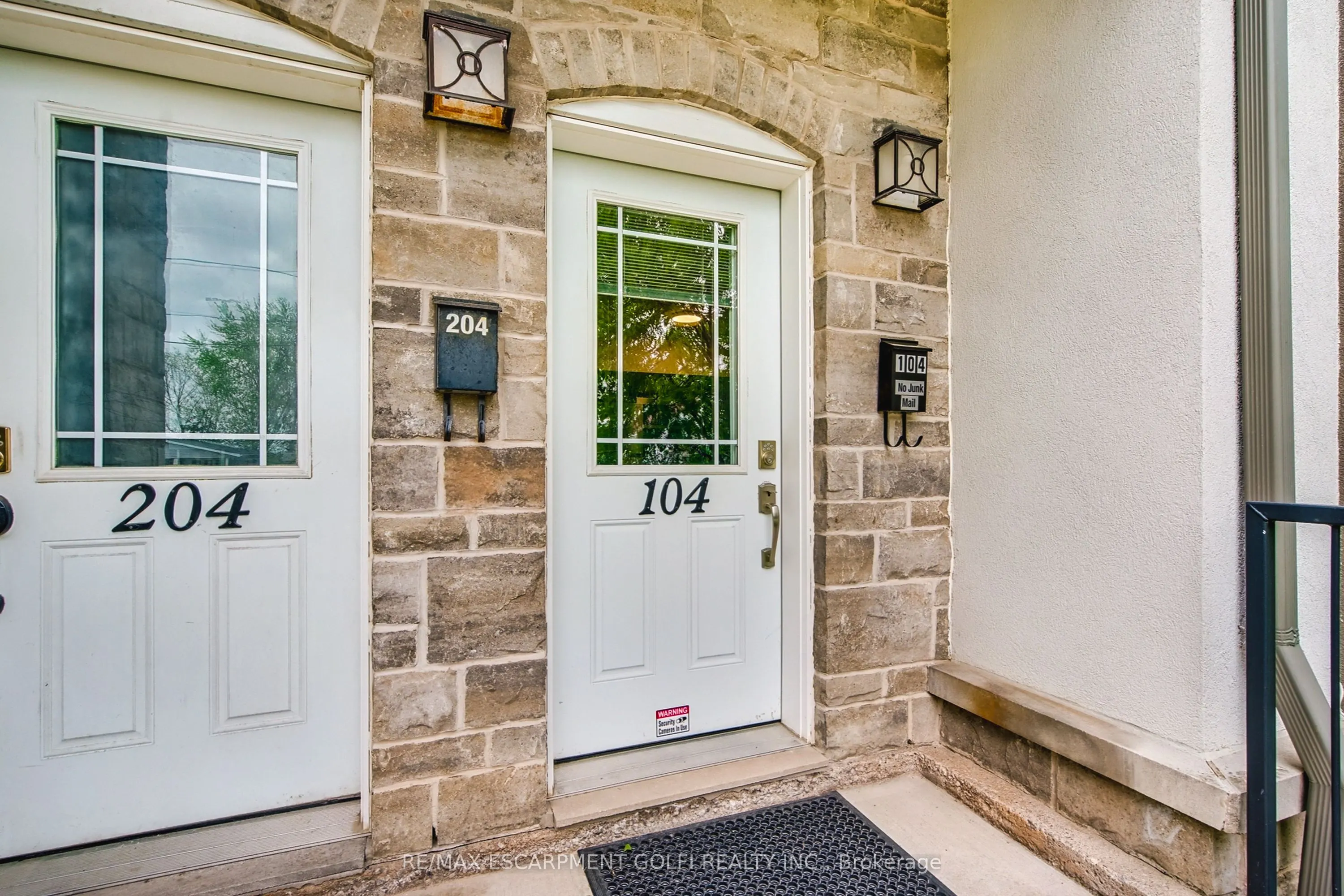 6045 Dunn Street #104