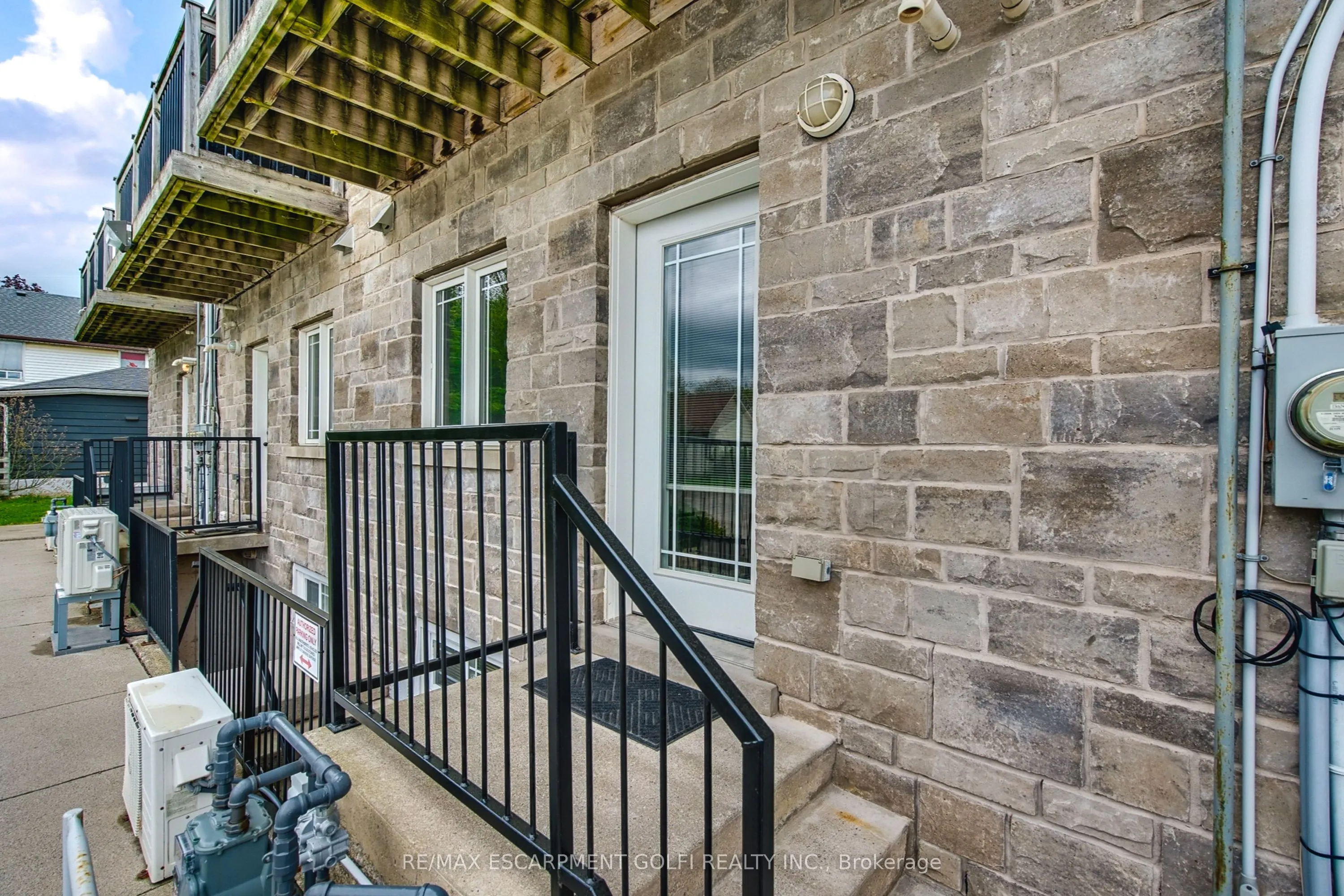 6045 Dunn Street #104