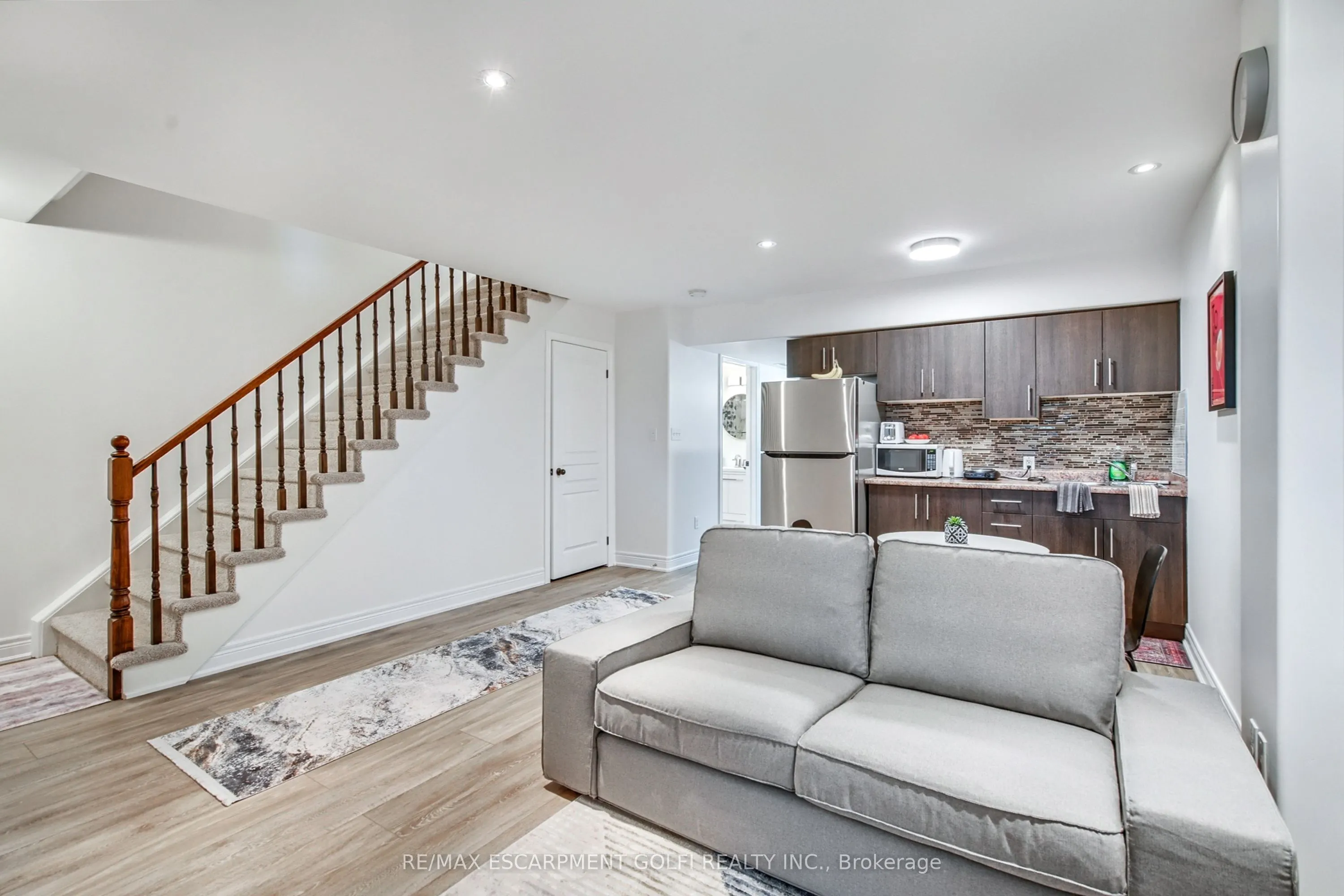 6045 Dunn Street #104