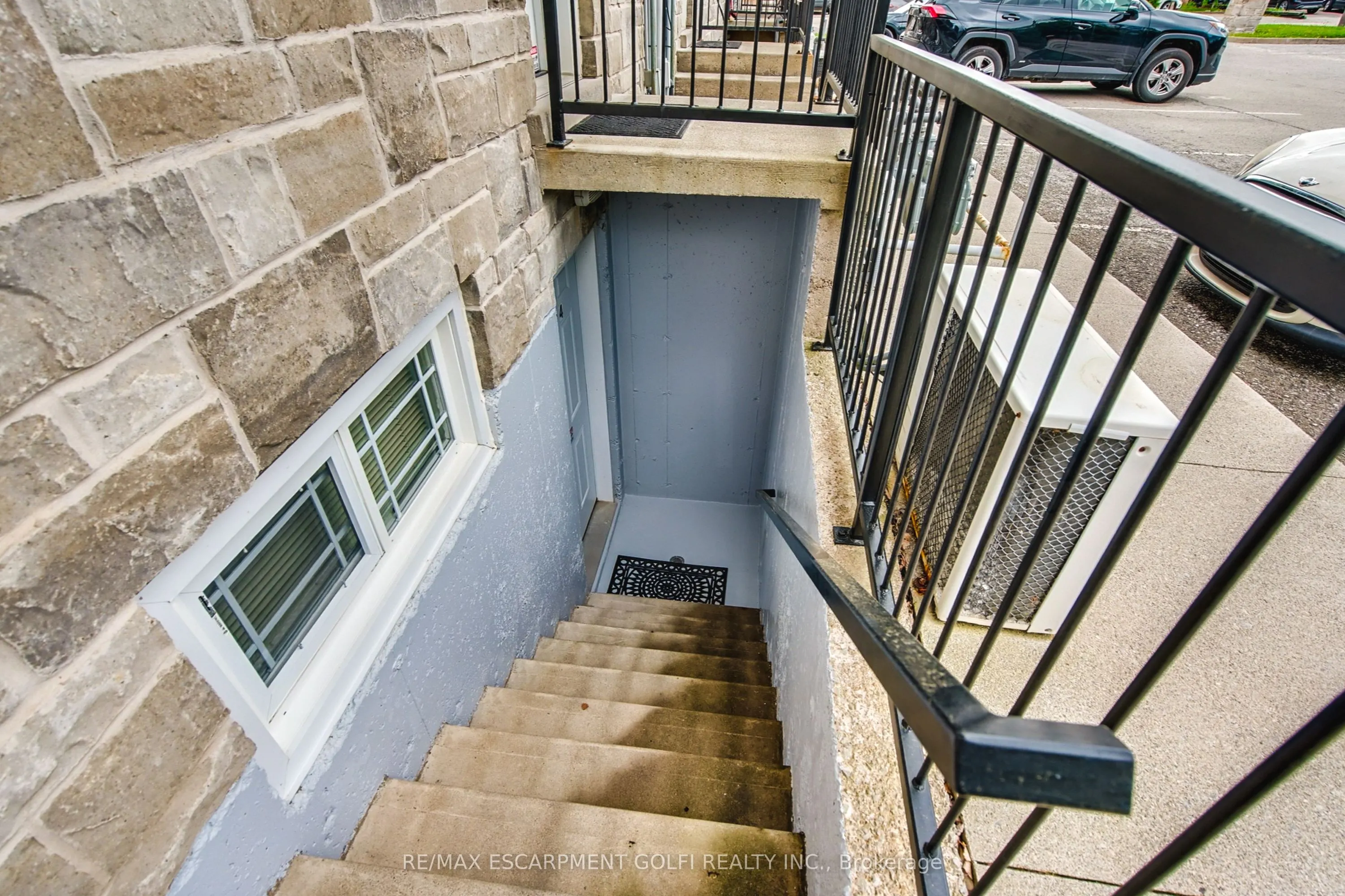6045 Dunn Street #104
