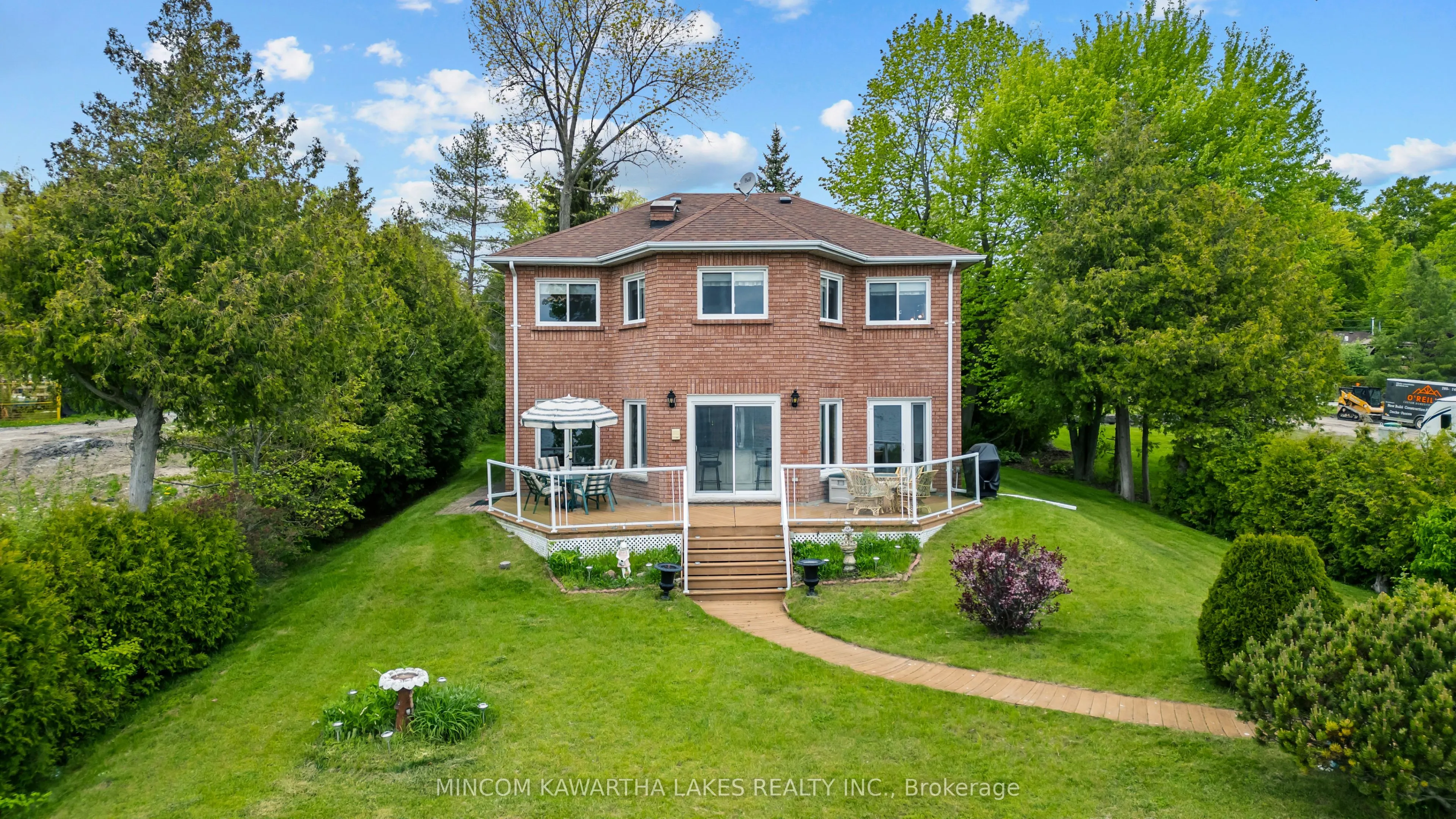 631 North Shore Drive E