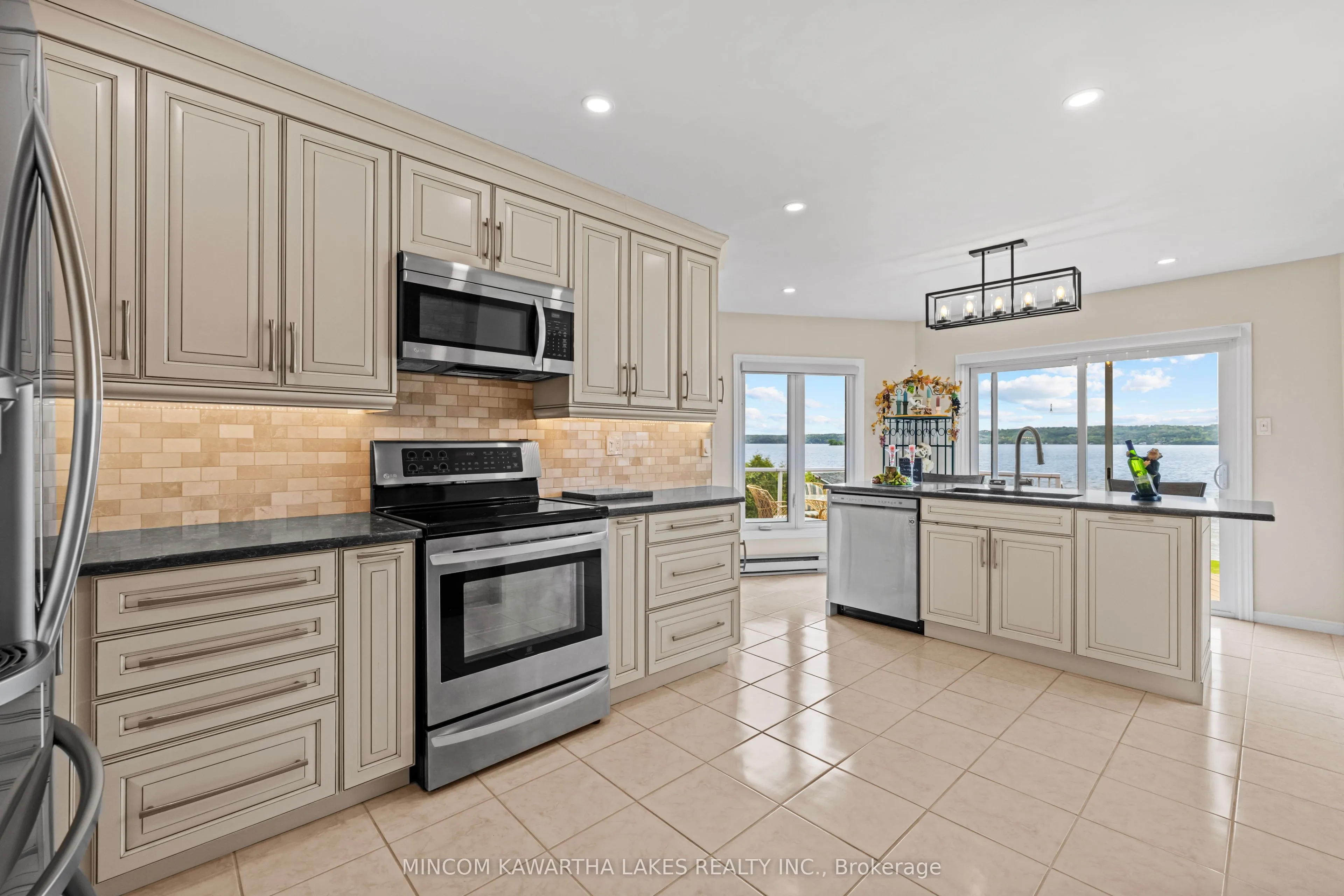 631 North Shore Drive E