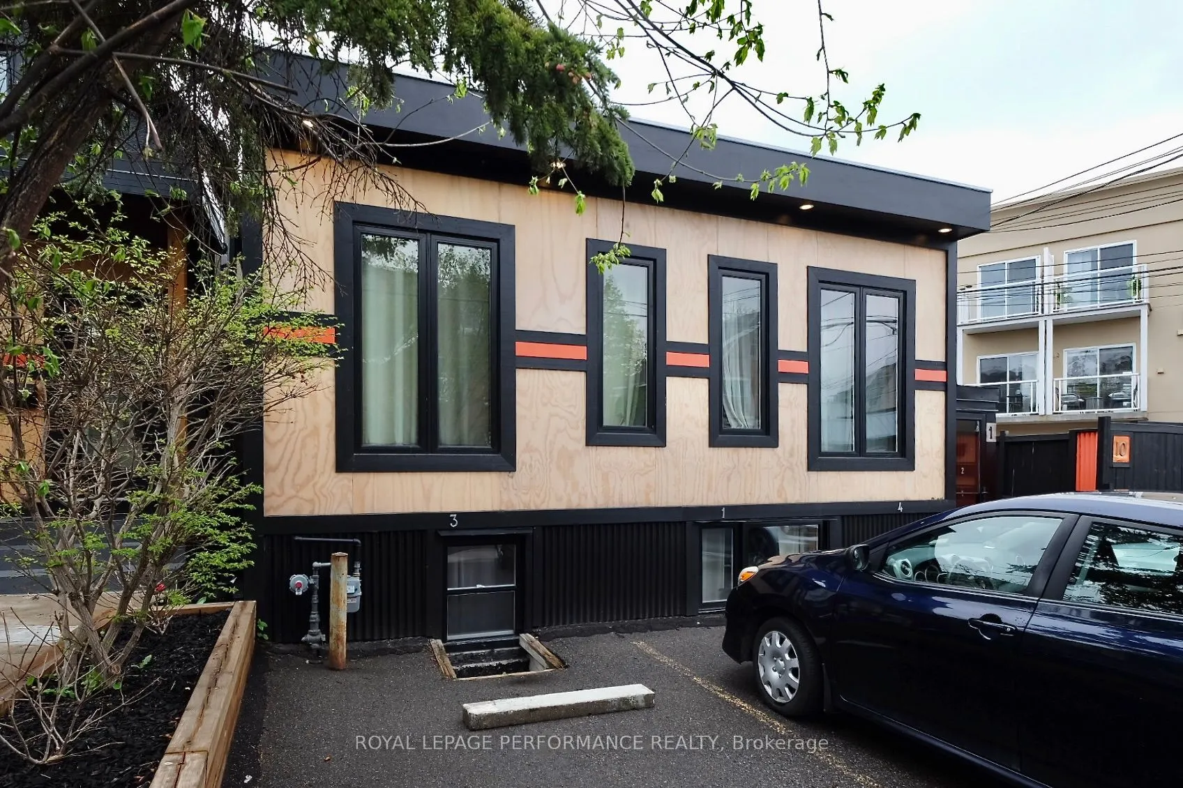 10 Sherbrooke Avenue