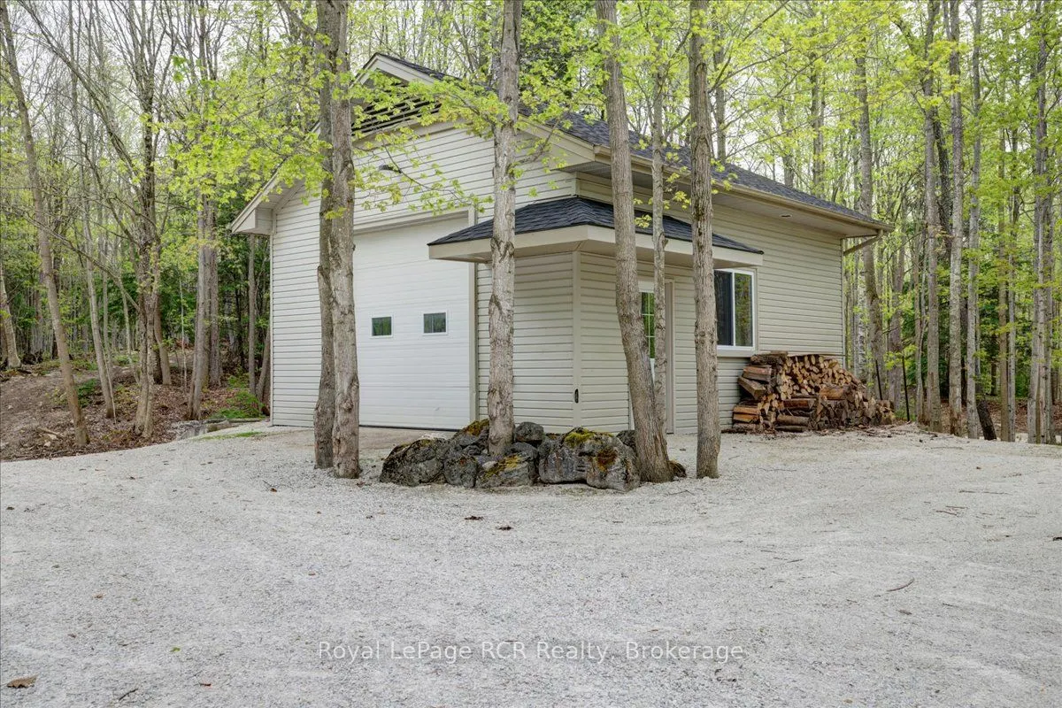 103488 Grey 18 Road