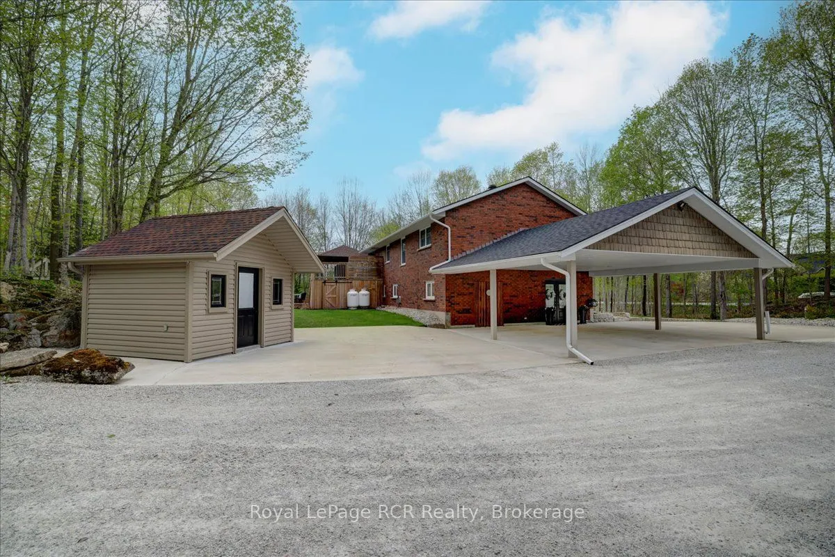 103488 Grey 18 Road