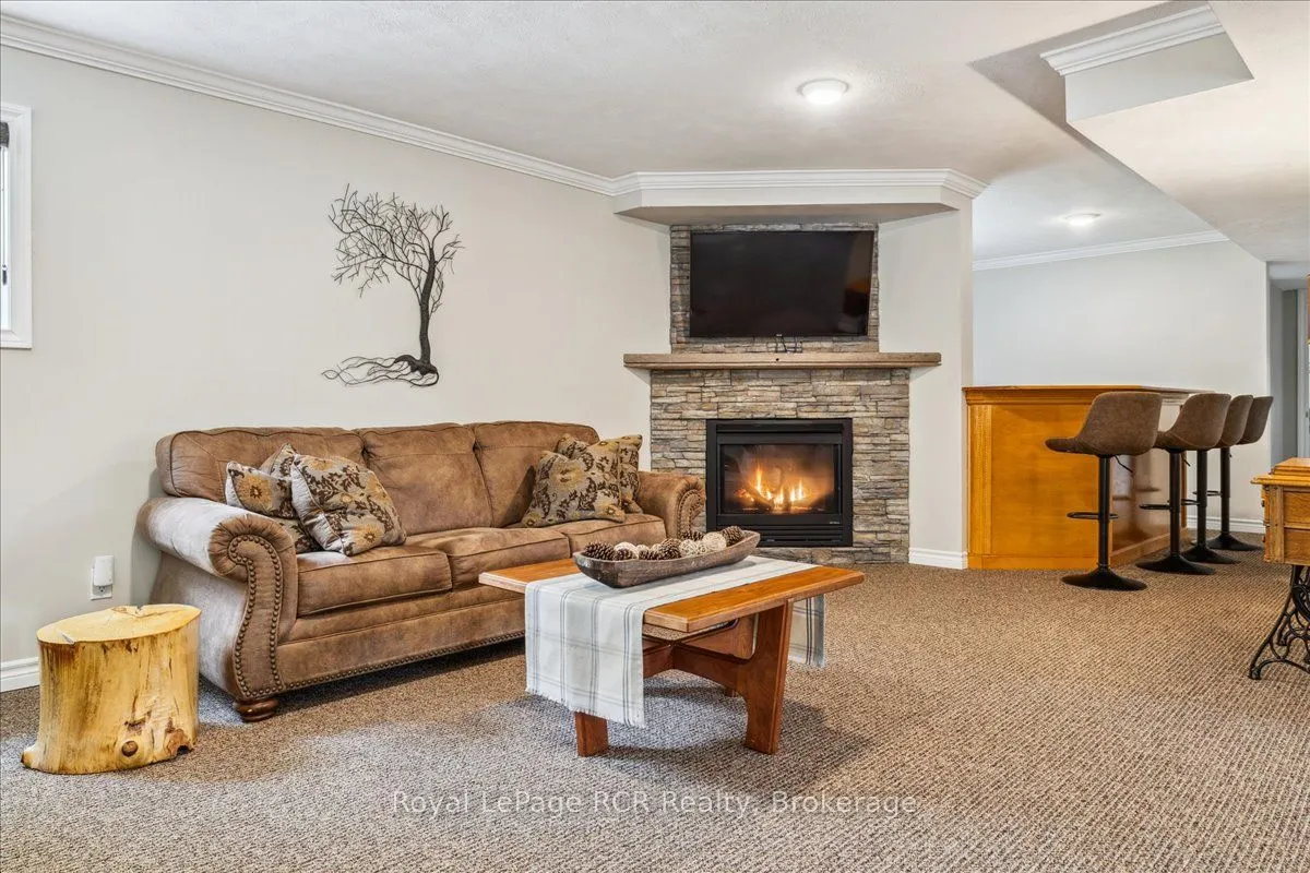 103488 Grey 18 Road