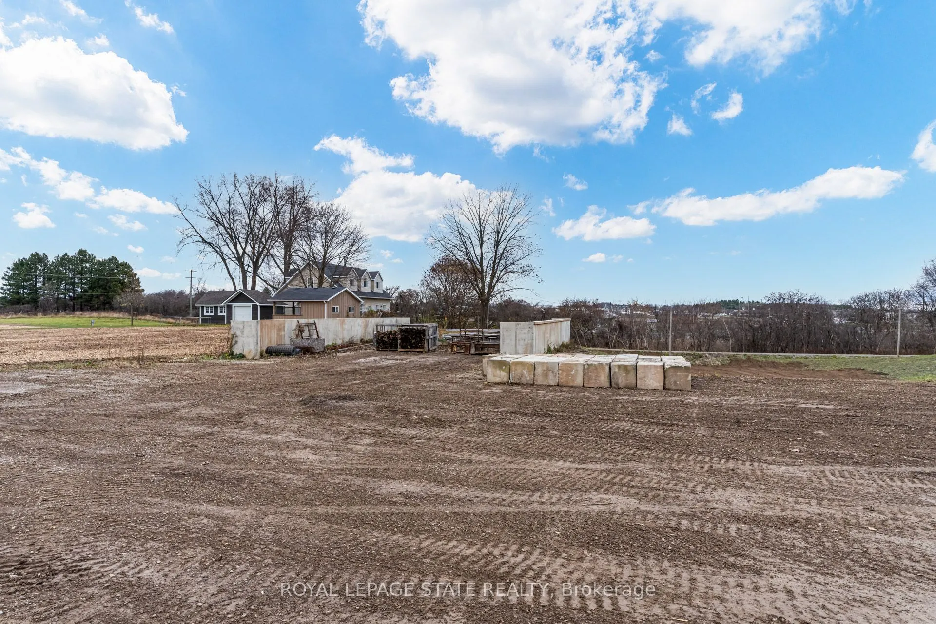 1431 Wilson Street W