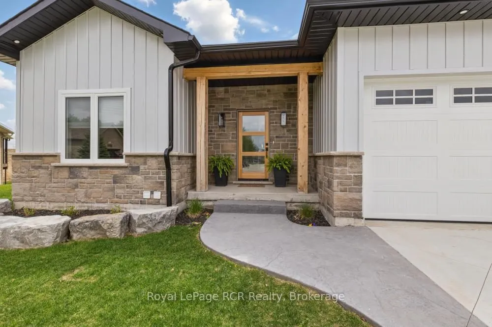 13 Jonathan Crescent