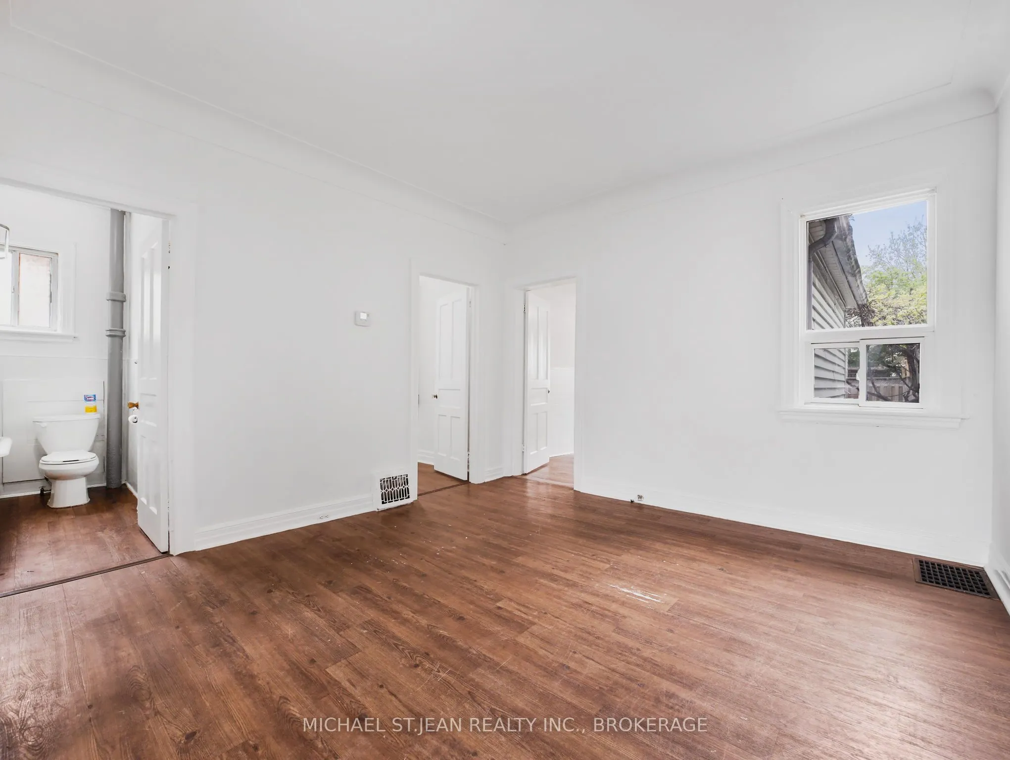 42 Ellis Avenue