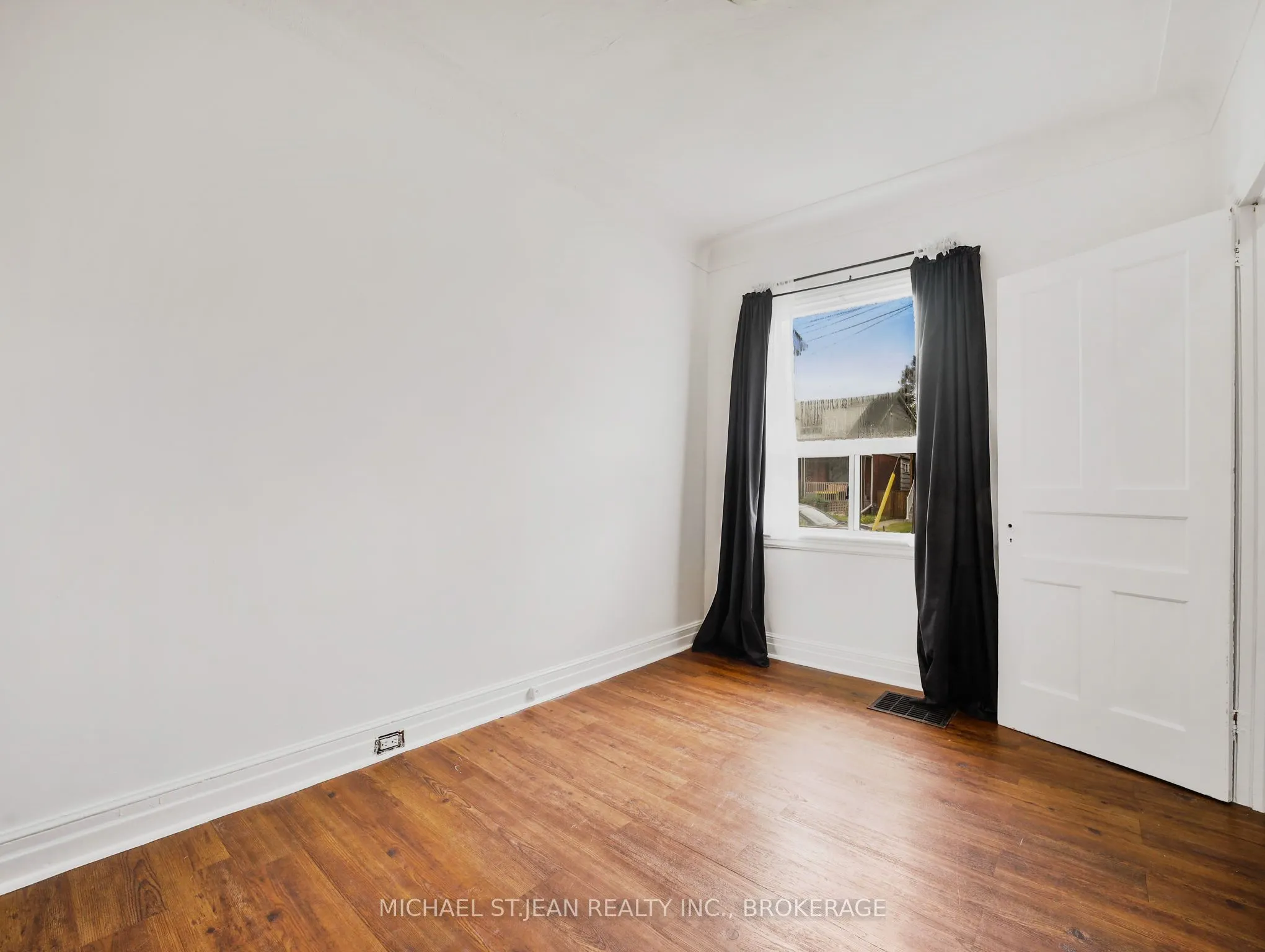 42 Ellis Avenue