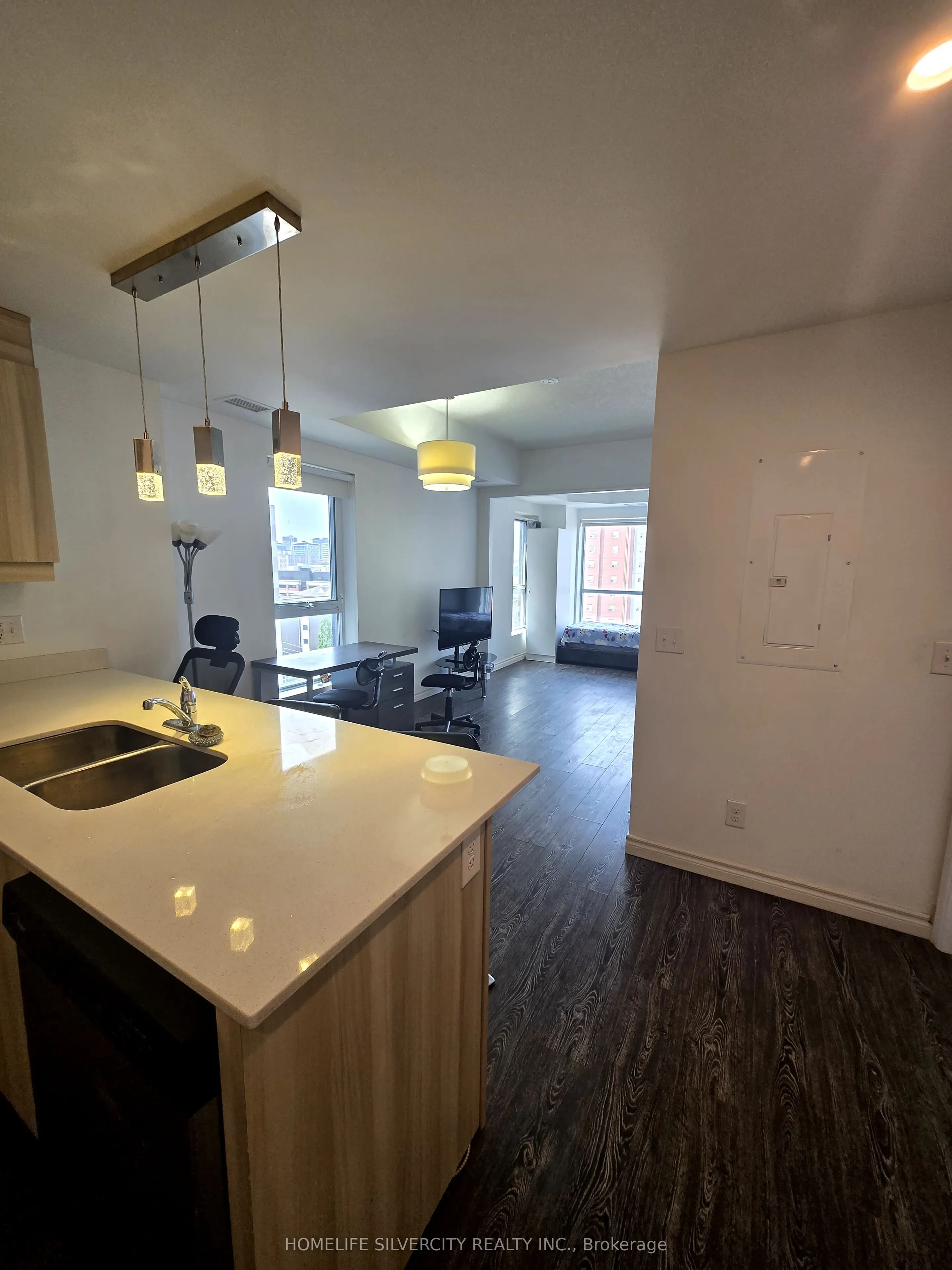 158 King Street N, #905-Tower 1