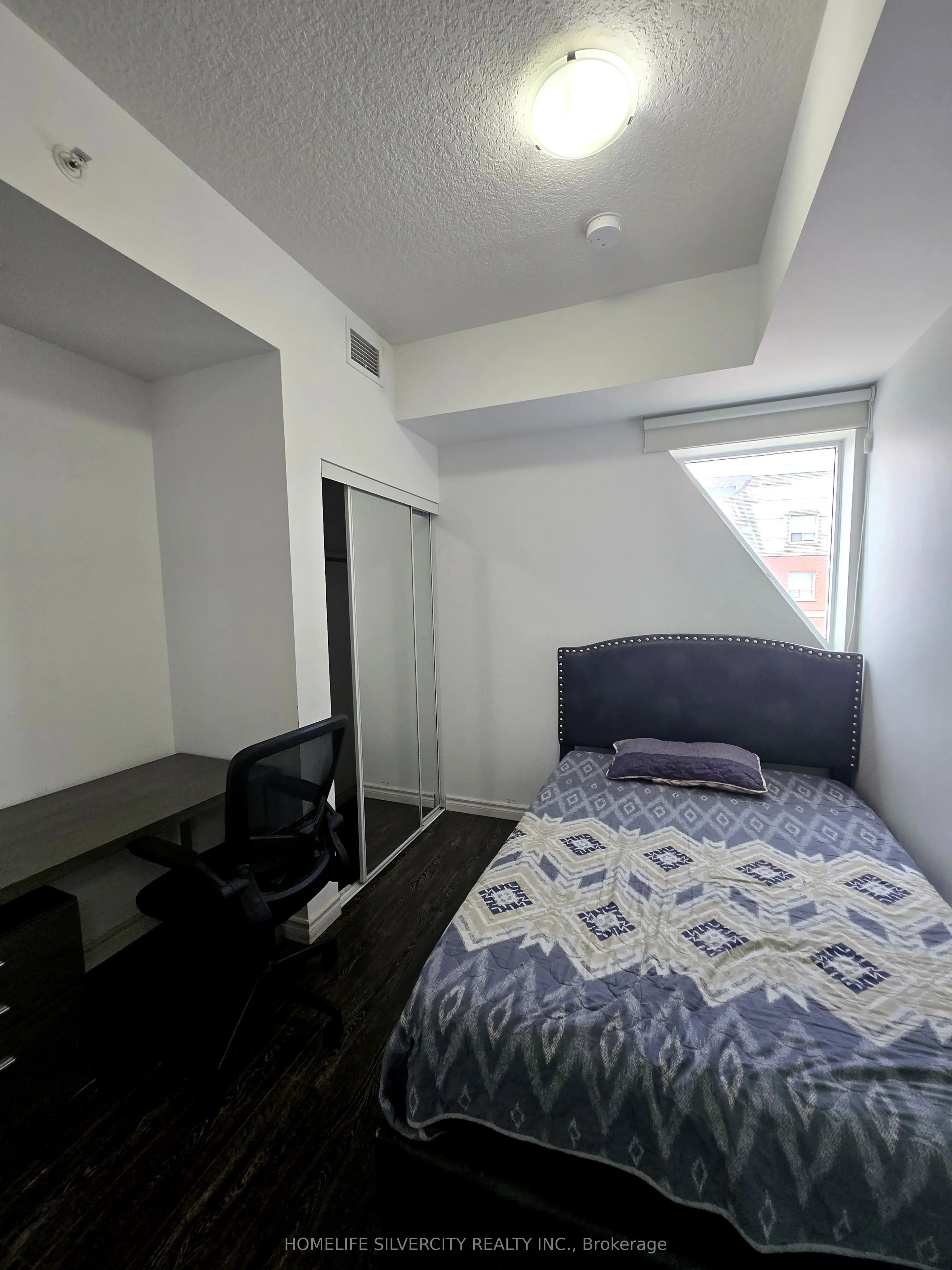 158 King Street N, #905-Tower 1