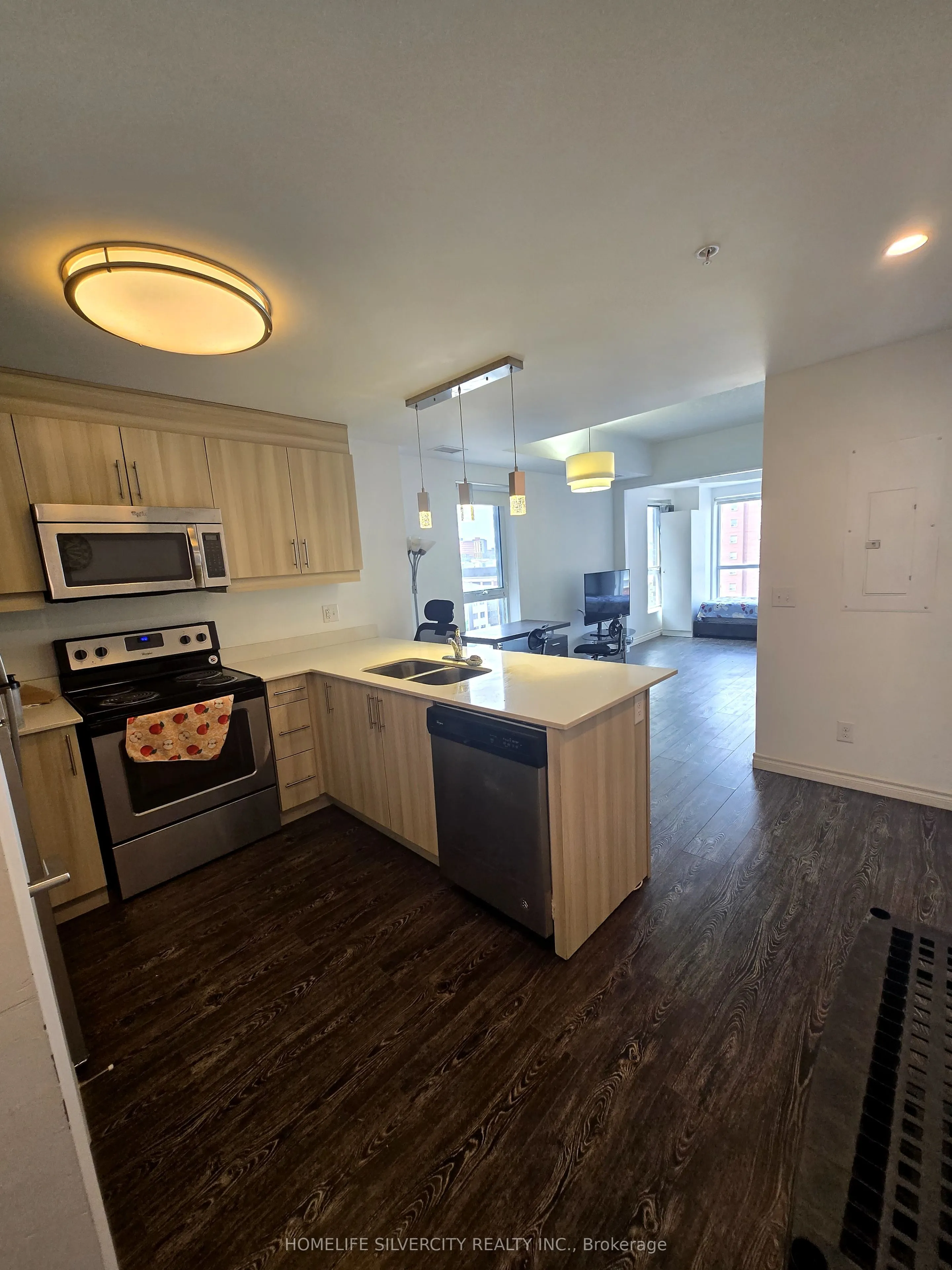 158 King Street N, #905-Tower 1