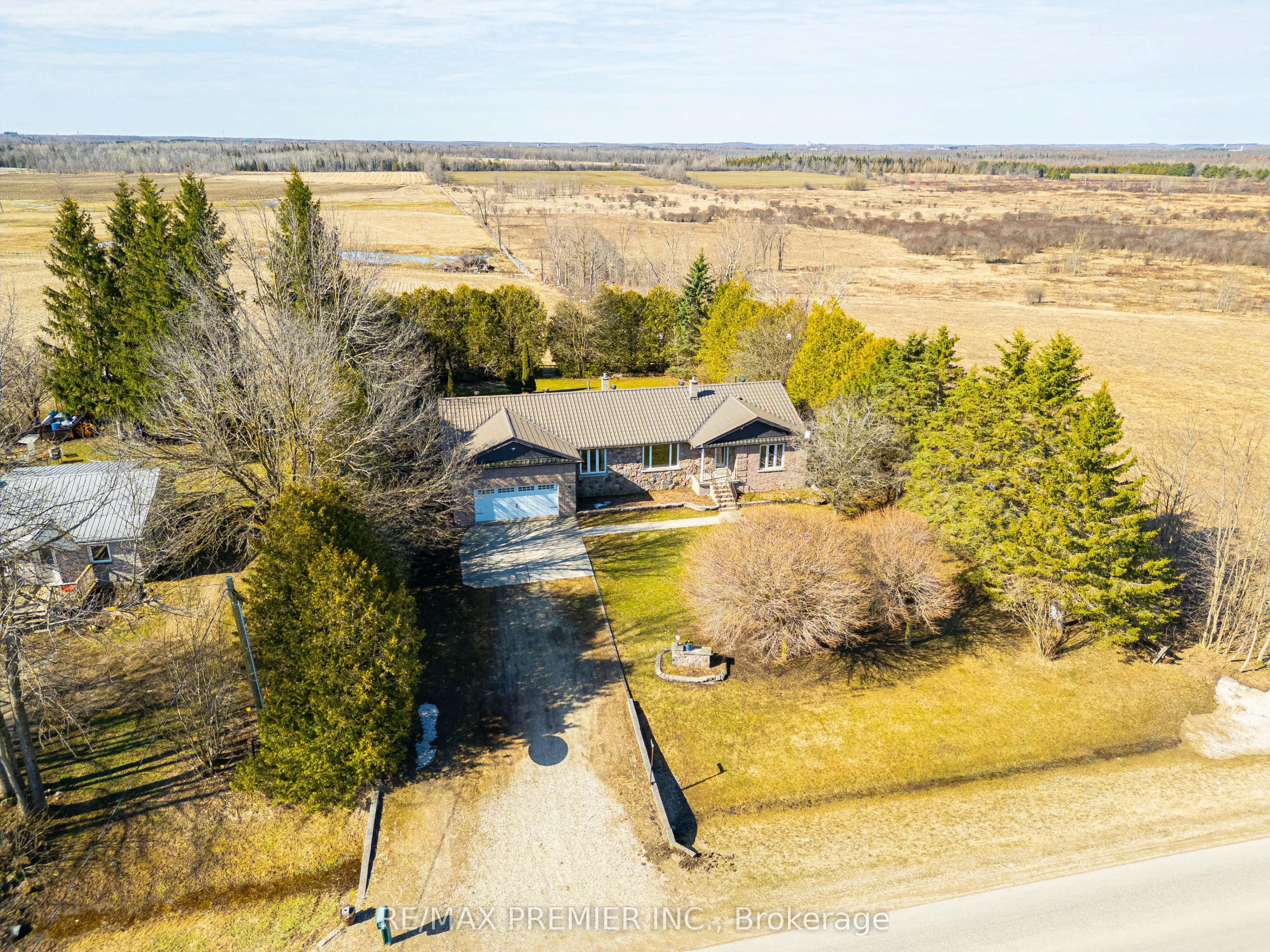 733036 Southgate 73 Side Road