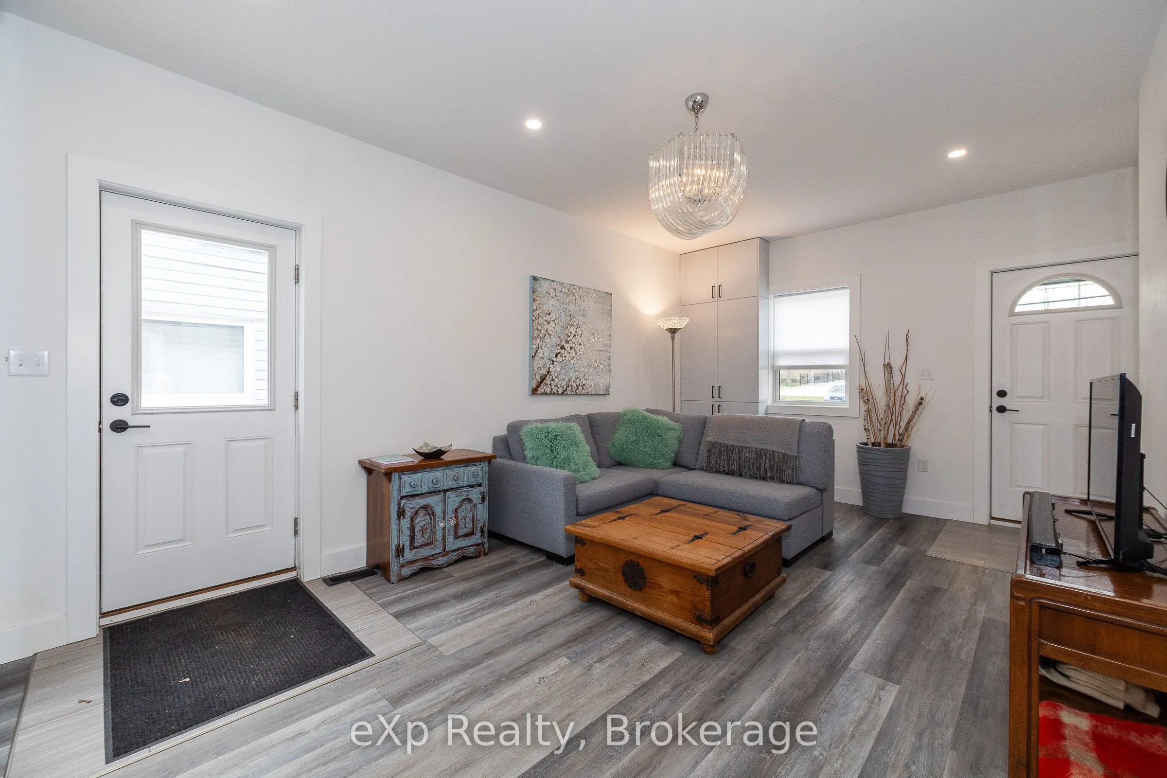 360 Frank Street