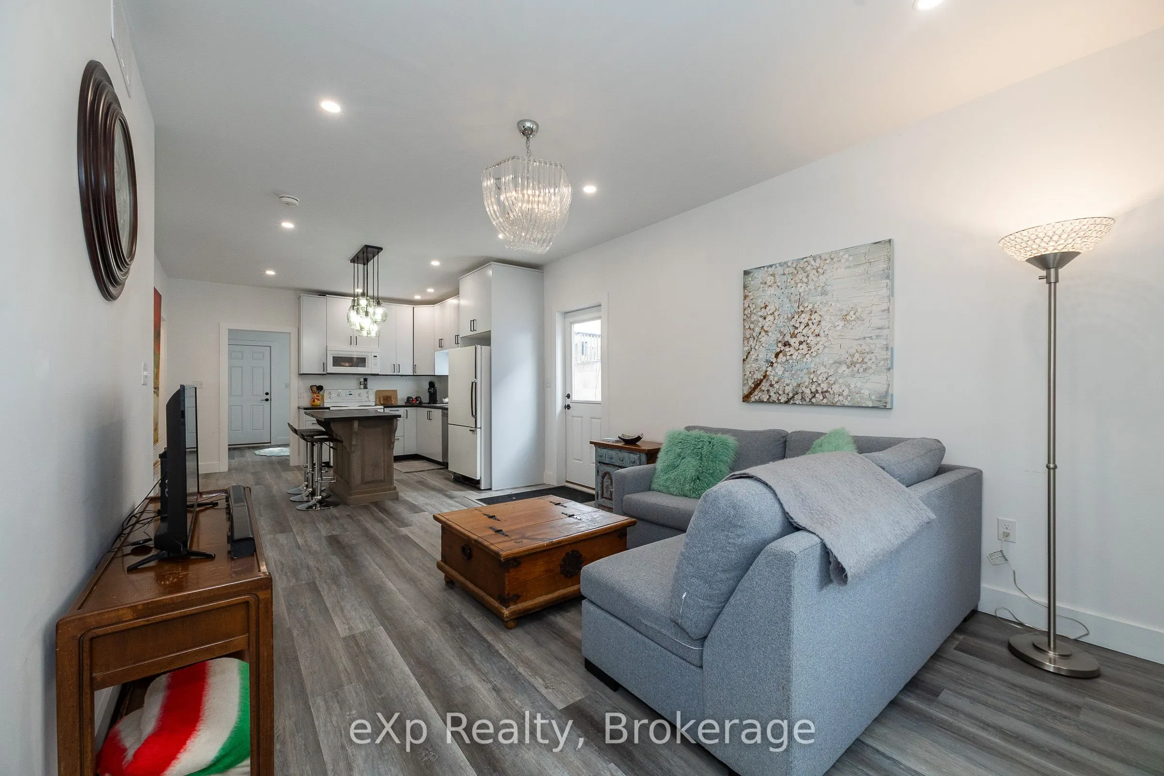 360 Frank Street