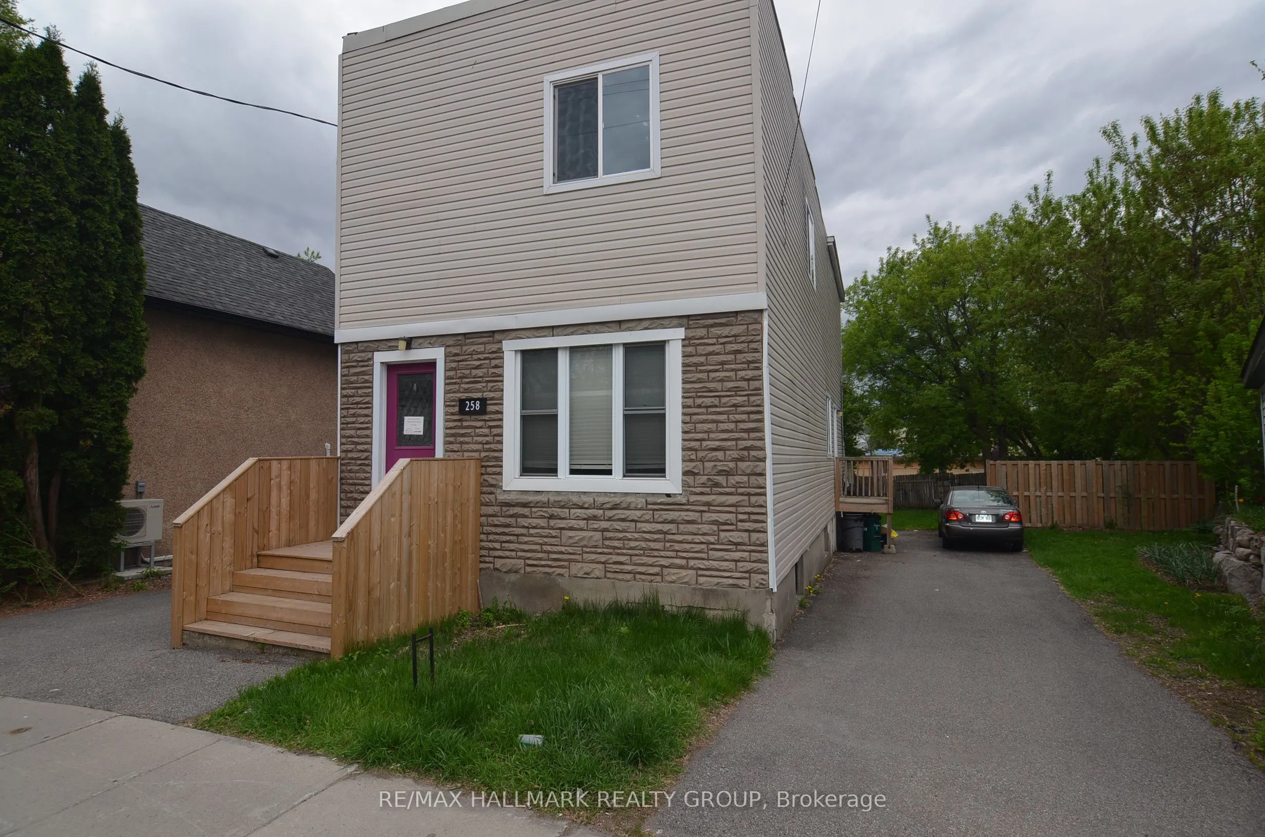 258 Granville Street N