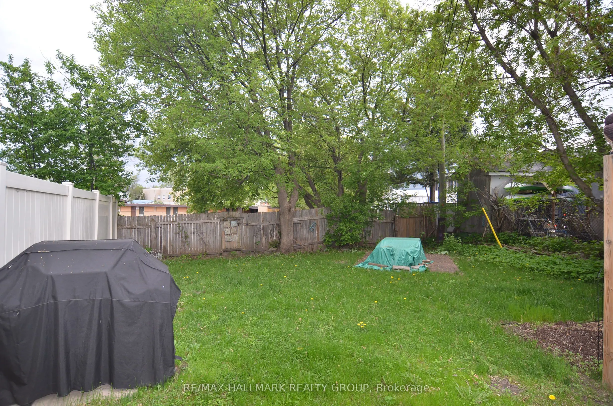 258 Granville Street N