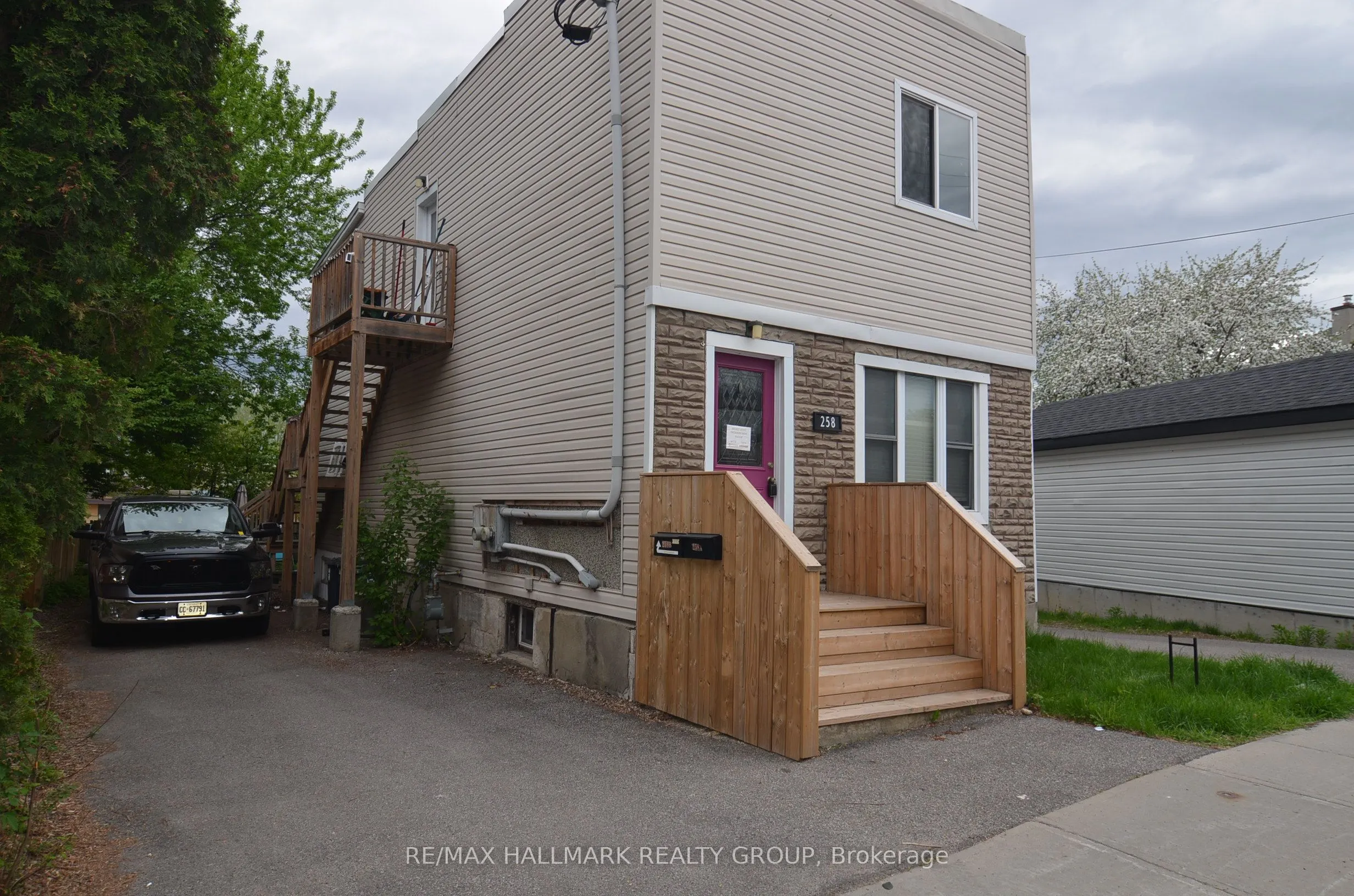 258 Granville Street N