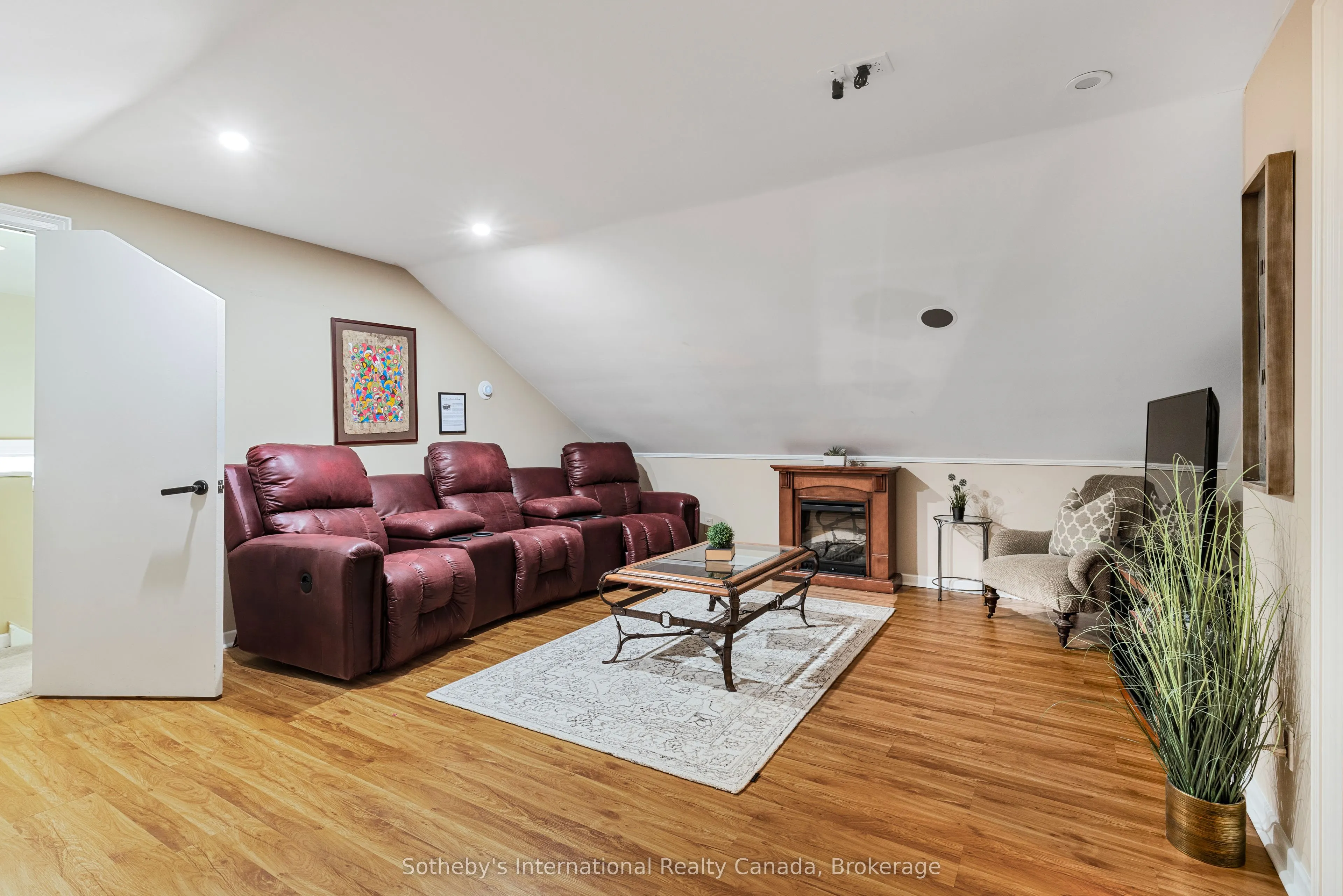 160 Grand Cypress Lane