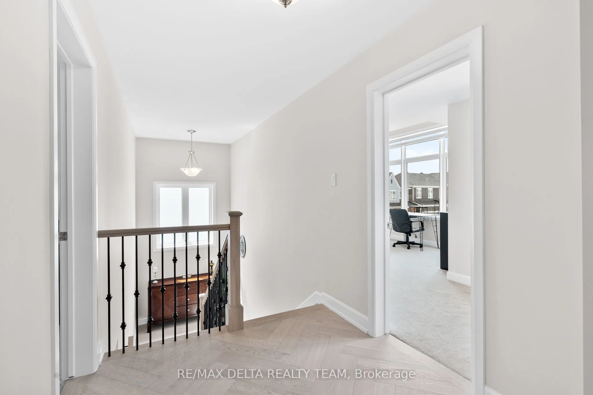 820 MERCIER Crescent